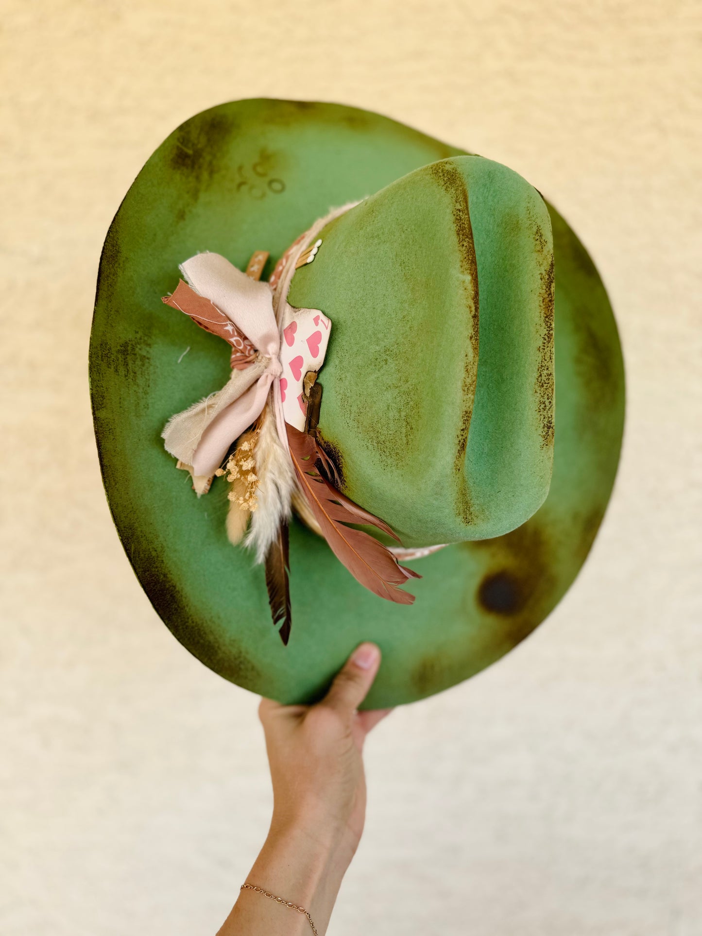 CM-Antique Howdy Honey Brim