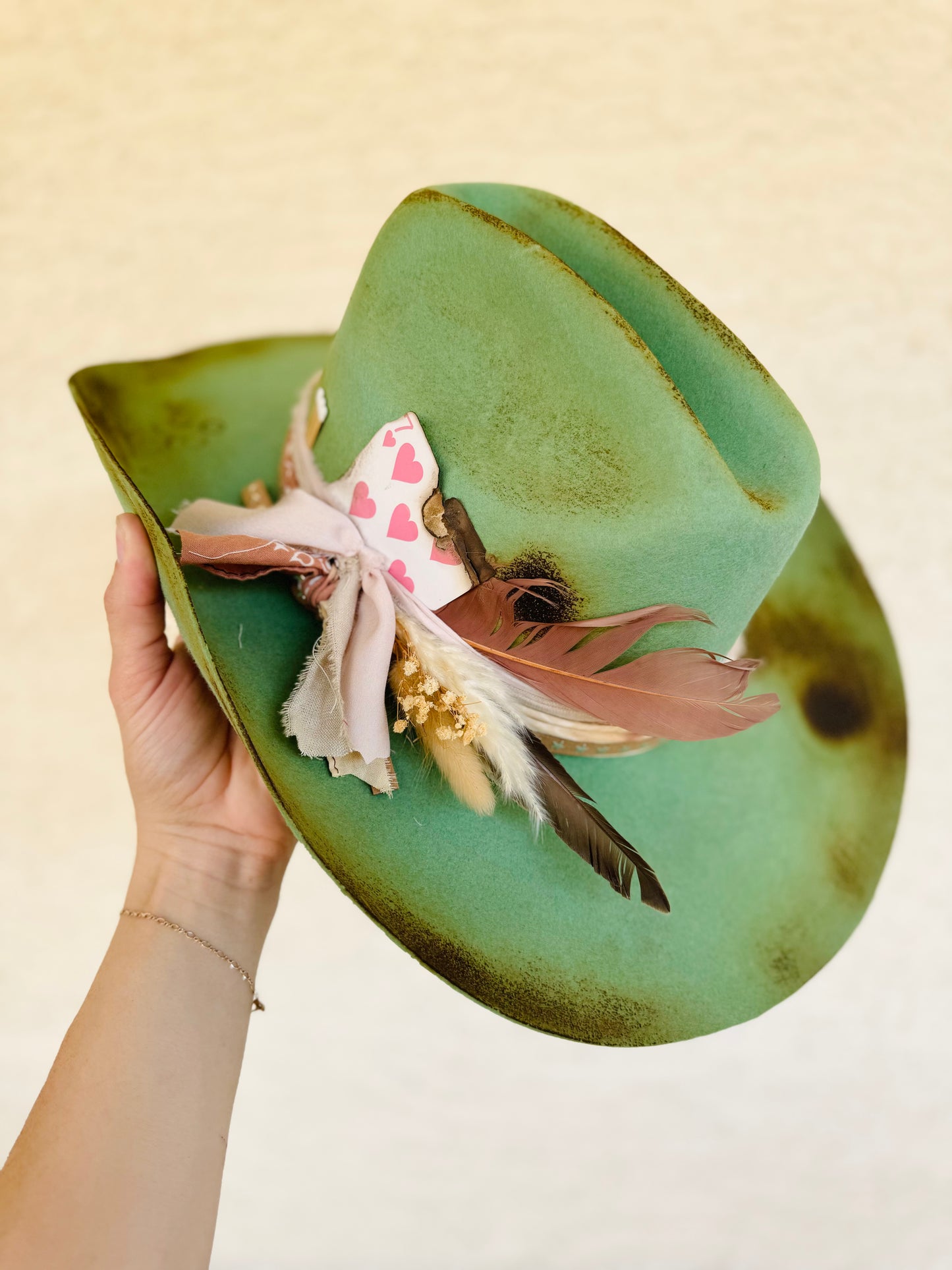 CM-Antique Howdy Honey Brim