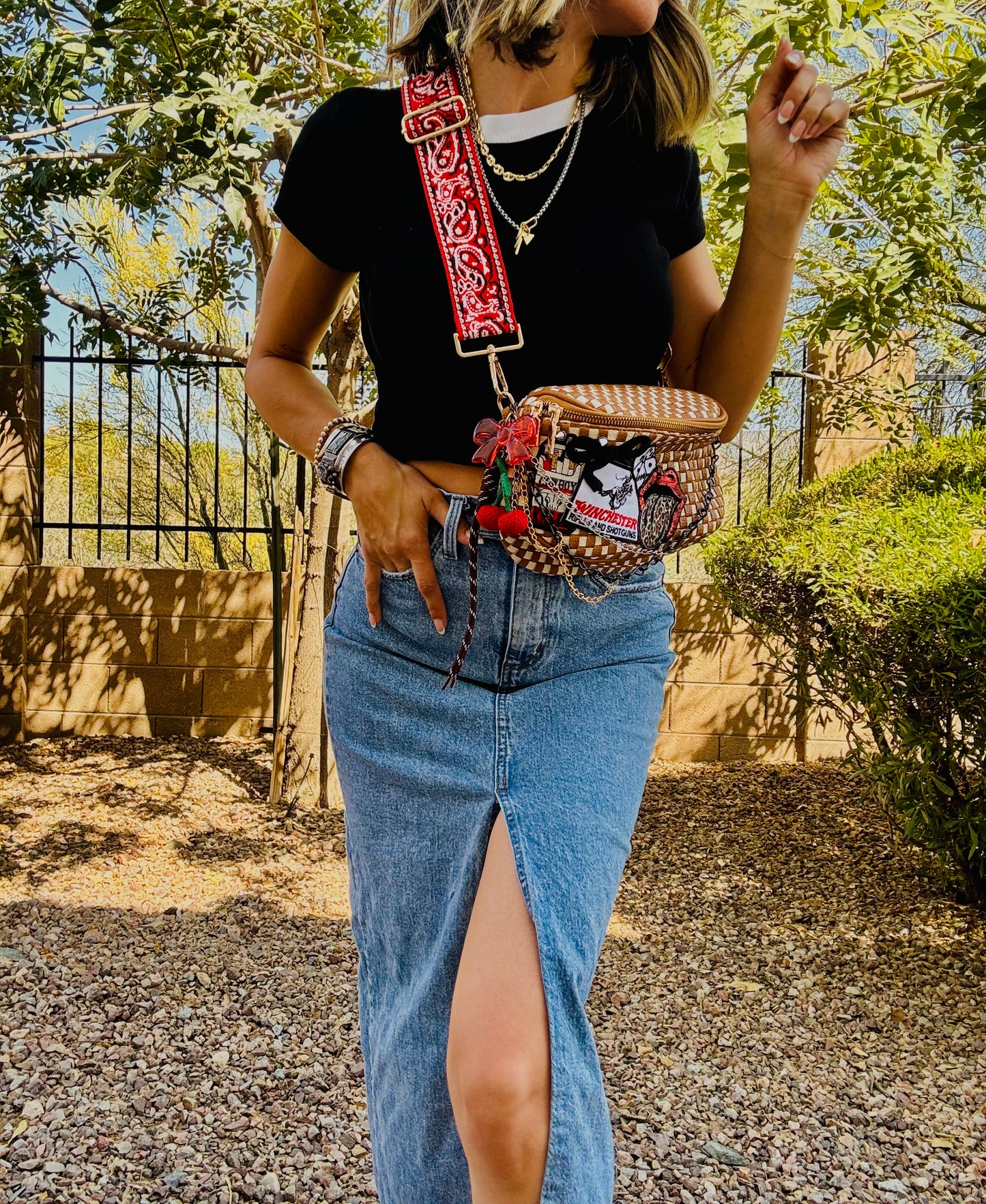 DM2-cowboy killers Winchest+aim red bombshell +PHOENIX BAG + extra red strap