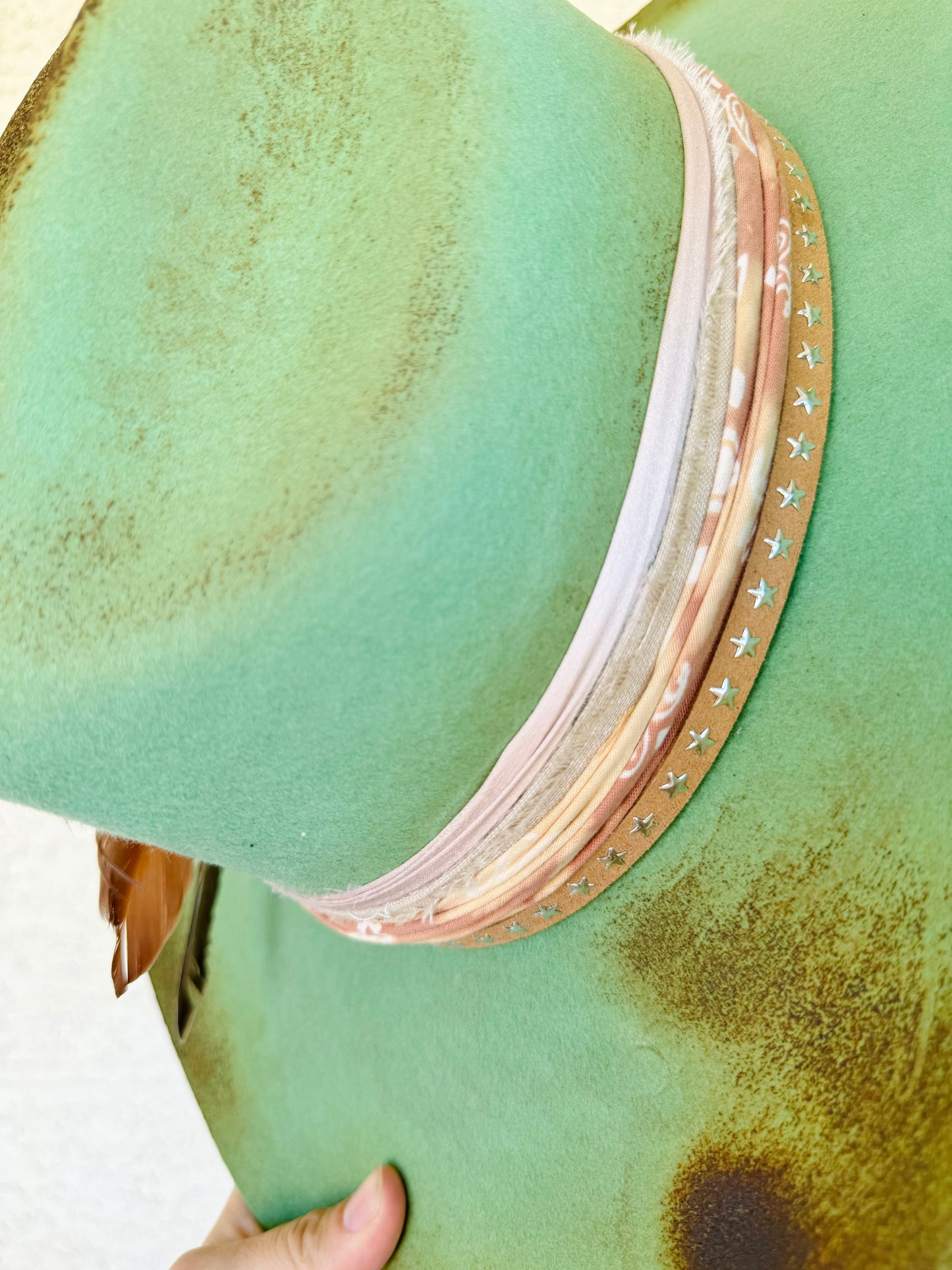 CM-Antique Howdy Honey Brim