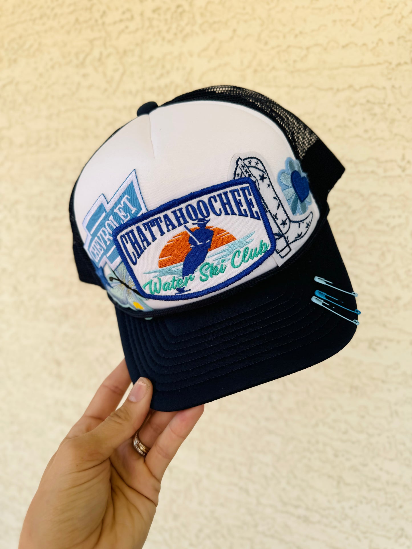 CM CO. Ski and country music Trucker
