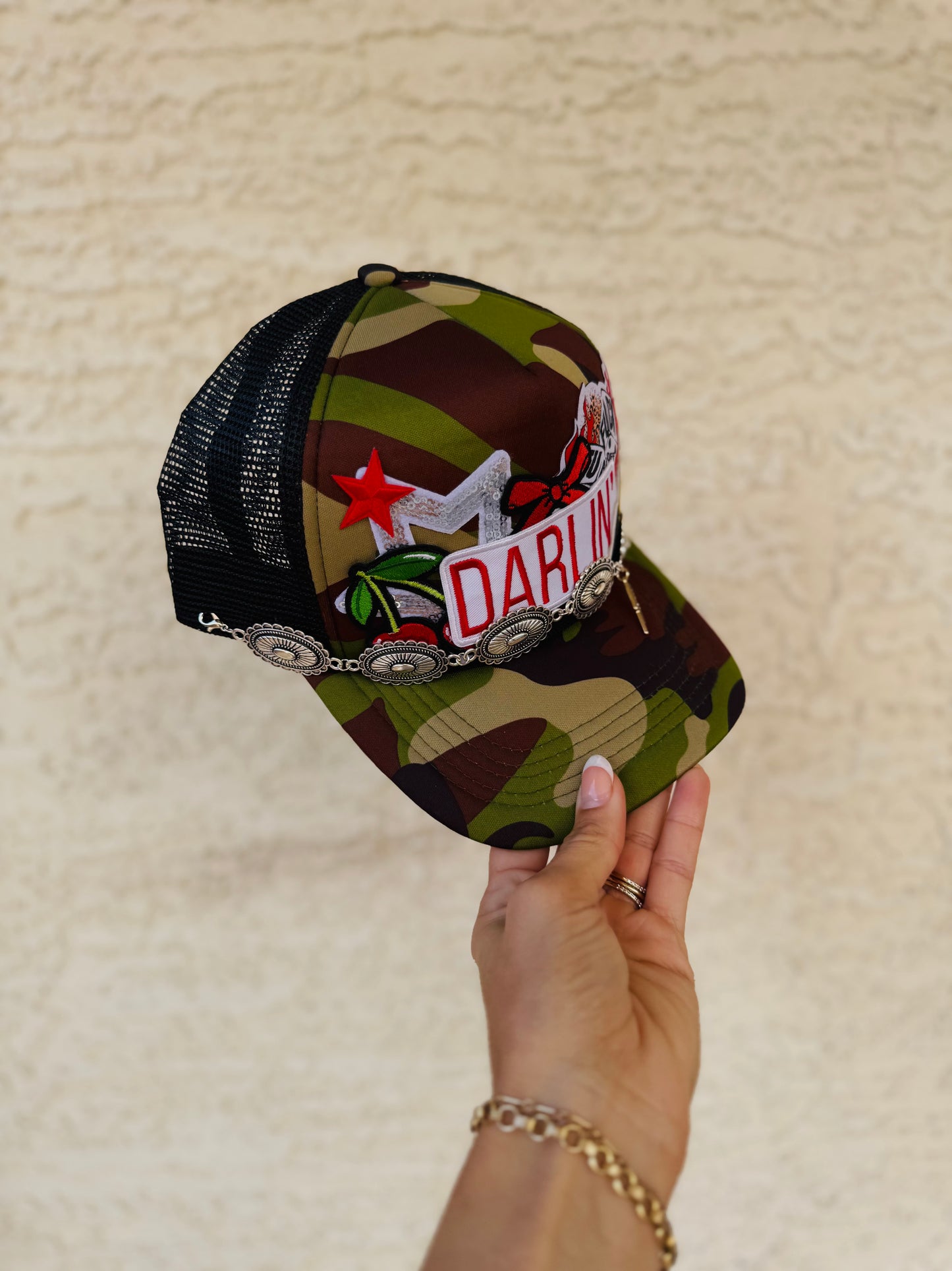 PT-DARLIN red lip baddie + F off chunky concho chain - camo