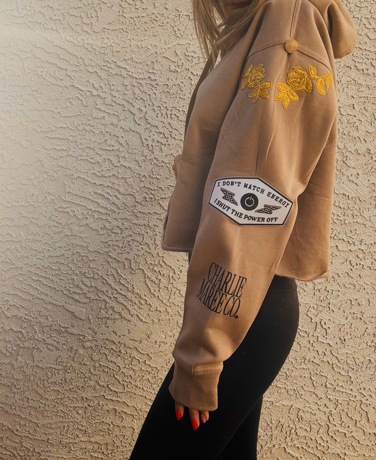 BBH-Betty Button Hoodie- Match energy - gold roses