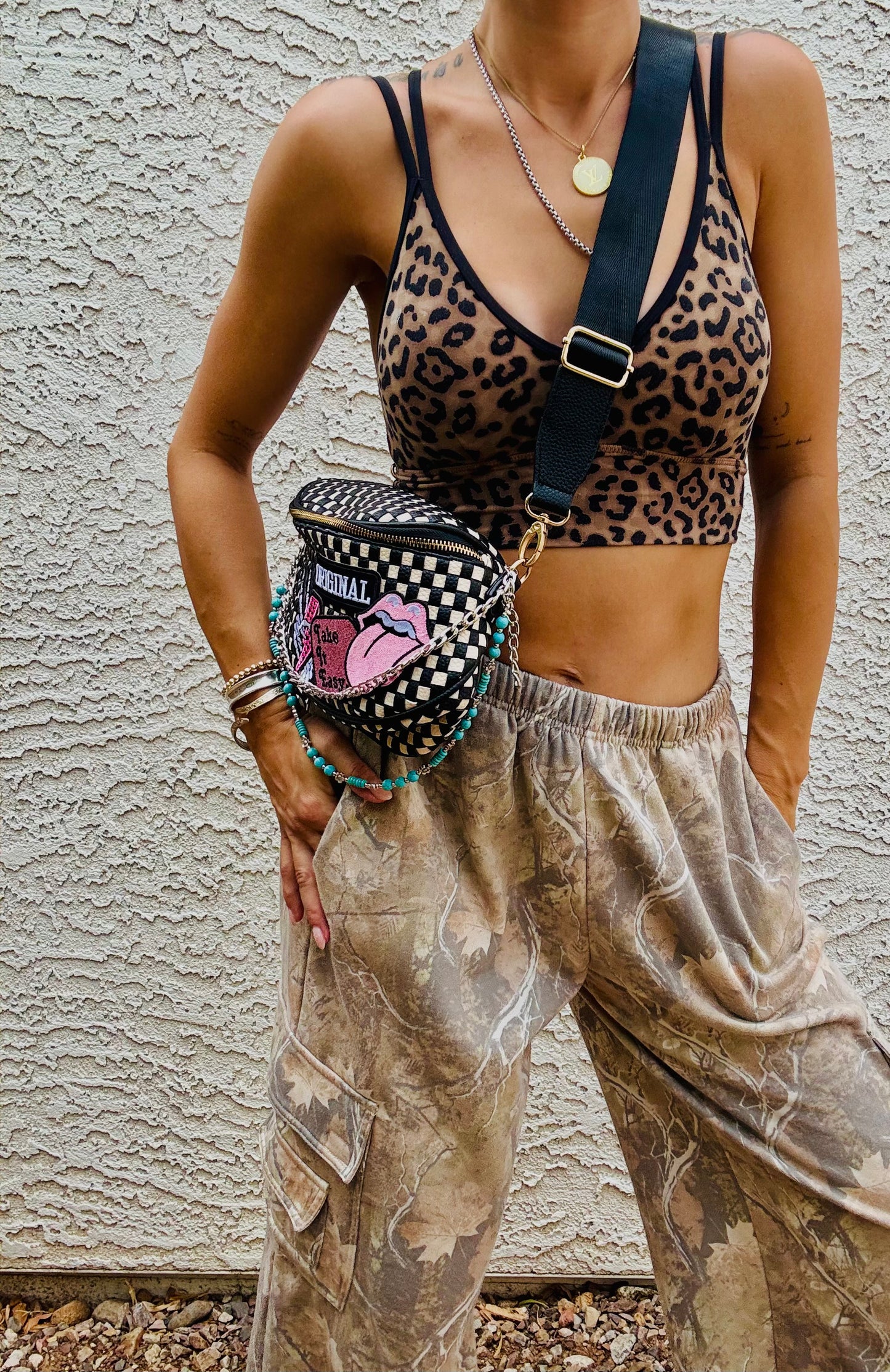 AUGBAG- take it easyOG handmade beaded chains rock skeleton hand with bolt pink vibes 3 + PHOENIX BAG black checkered