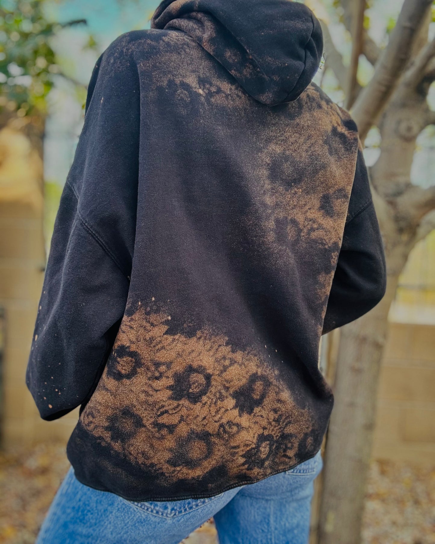 CD- NECKLACE HOODIE RETRO MOTORS BABE - lace vintage wash+ Men’s unisex size LARGE FITS LARGE TO XL with the Cut off bottom band hem