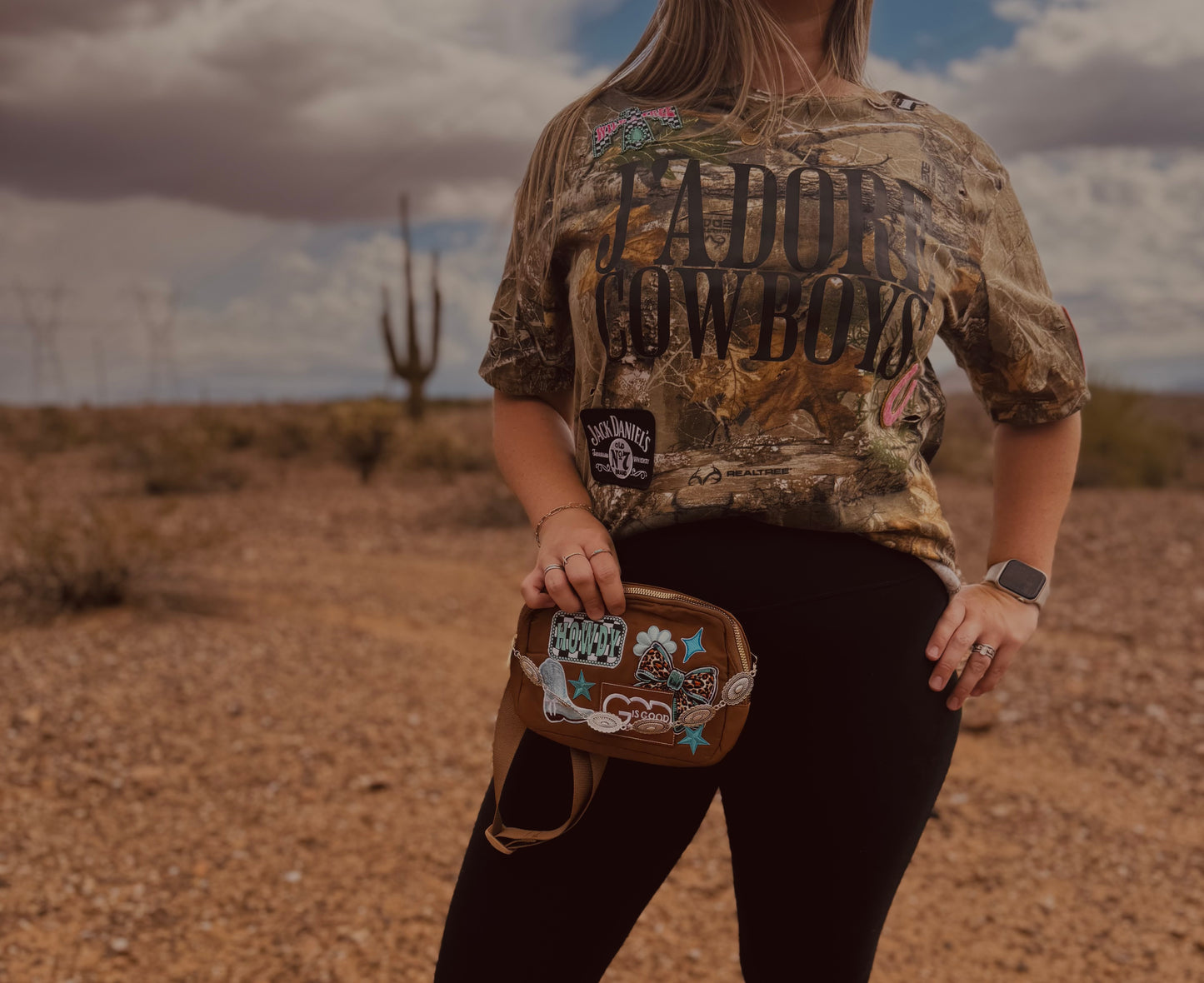 VT- COWBOYS WILD AND FREE THUNDERBIRD Put em up pink - REALTREE CAMO TSHIRT