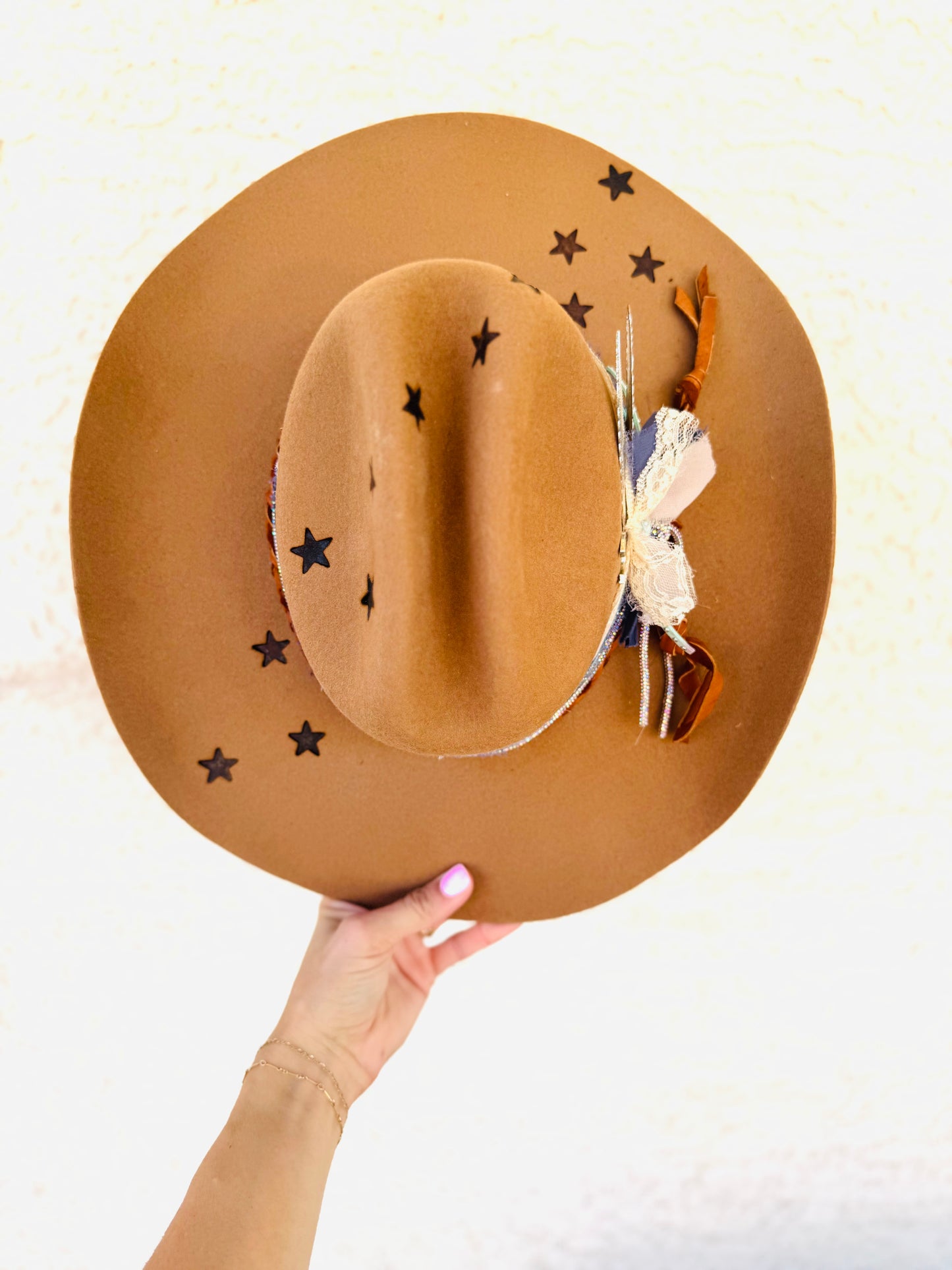 CB-ain’t that some- Felt Cowgirl Brim