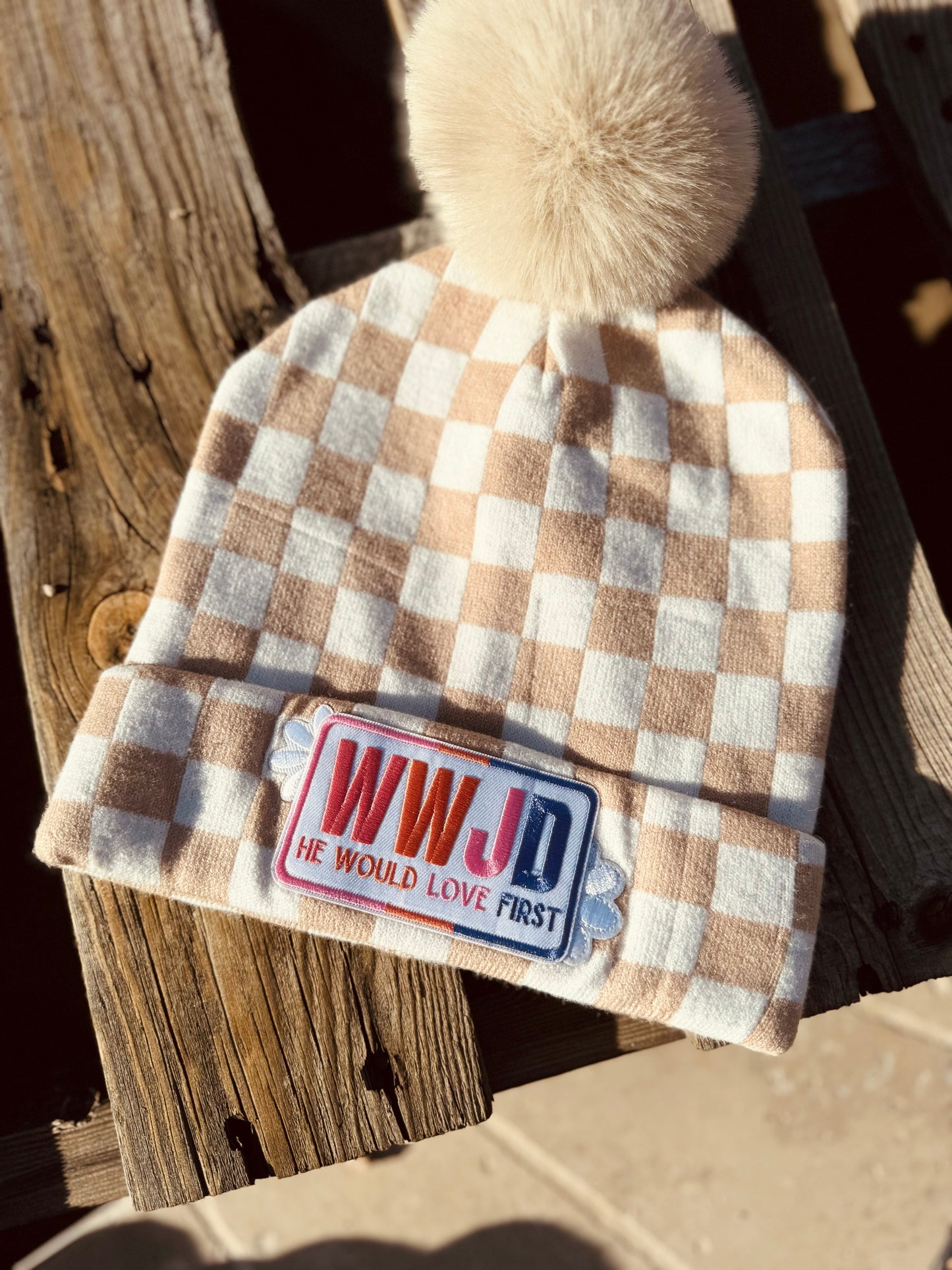 14-LUX-WWJD
