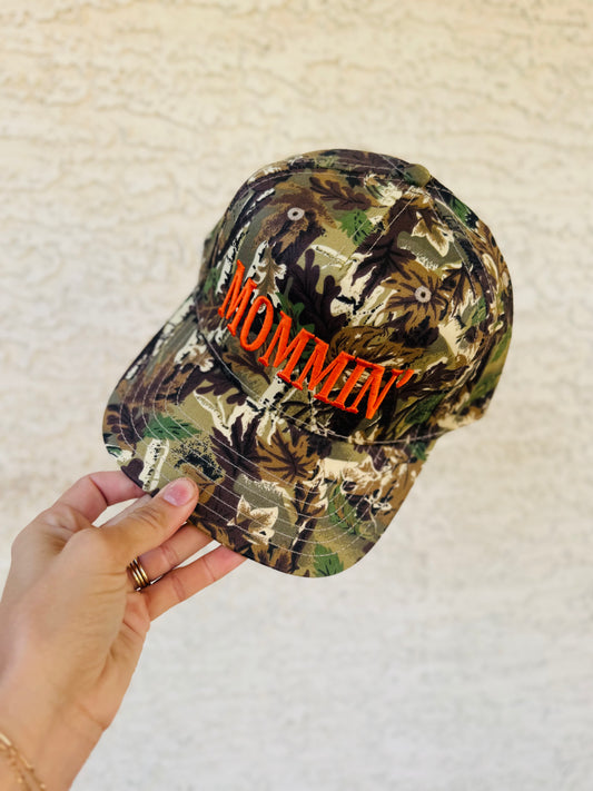 VT- MOMMIN’ Hunting Orange RealTree Camo Otto Classic Fit
