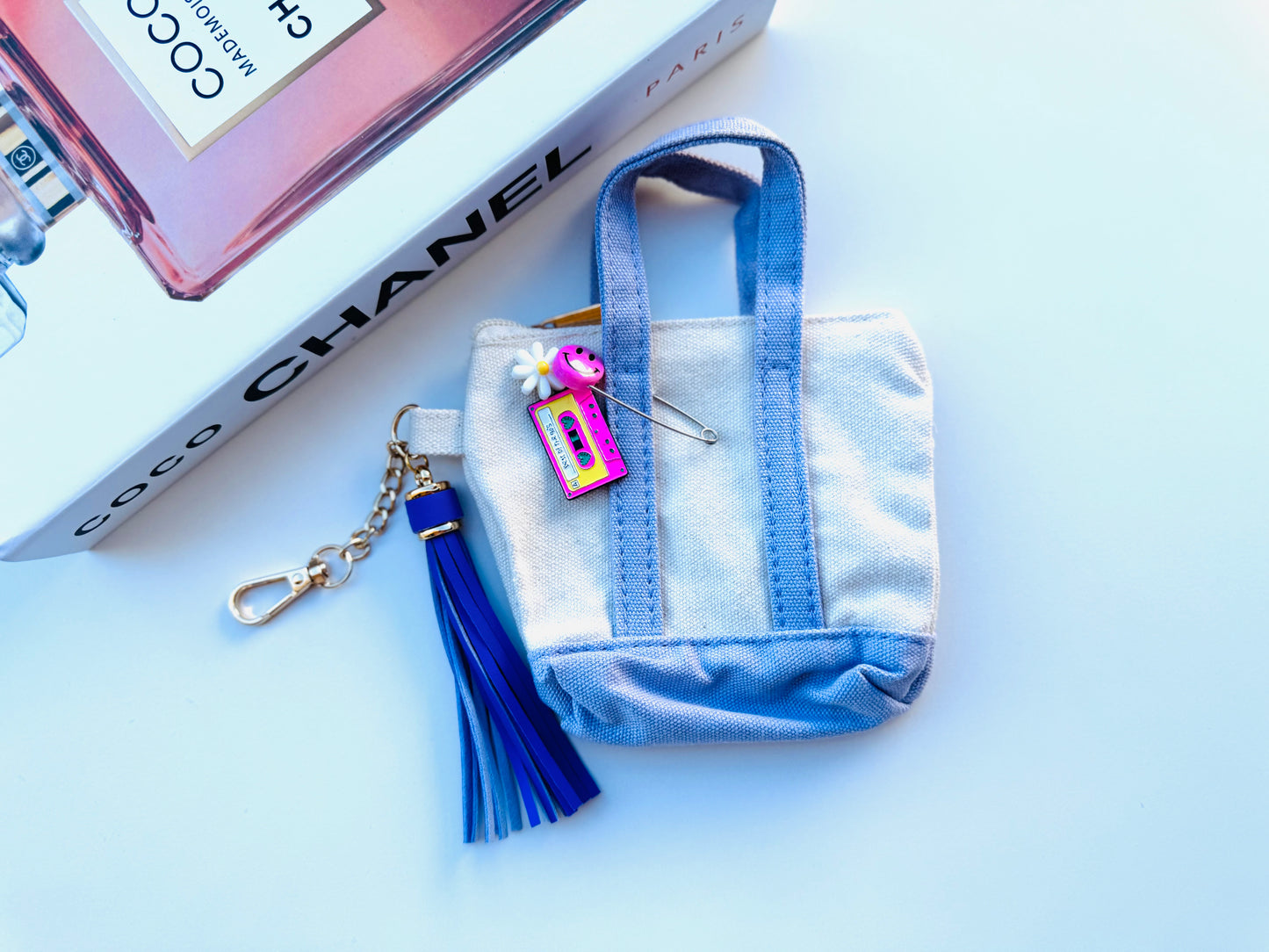 BFS- mini tote bag charm 16