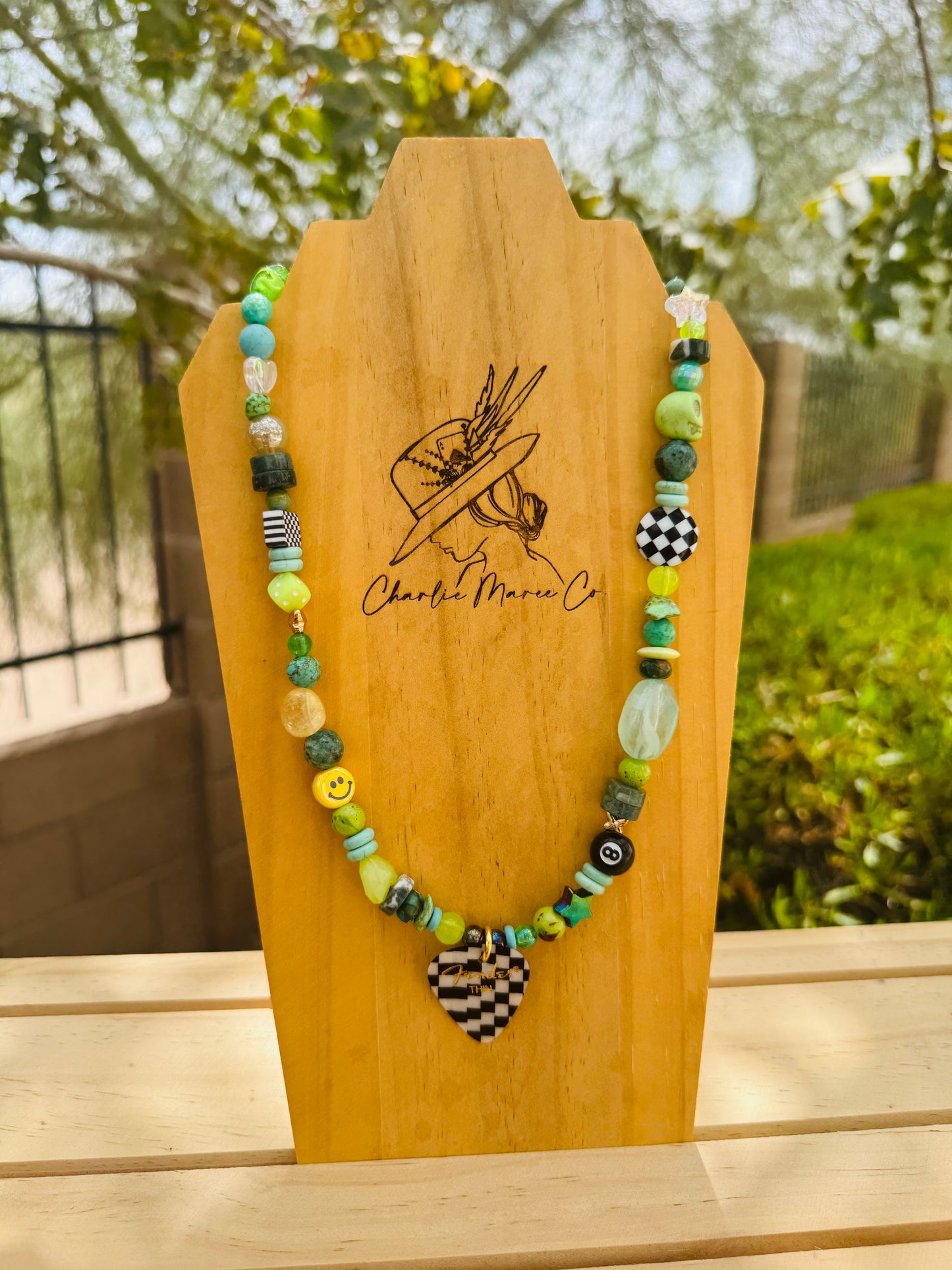 NC-guitar pick checkered and green +Handmade chunky beaded necklace