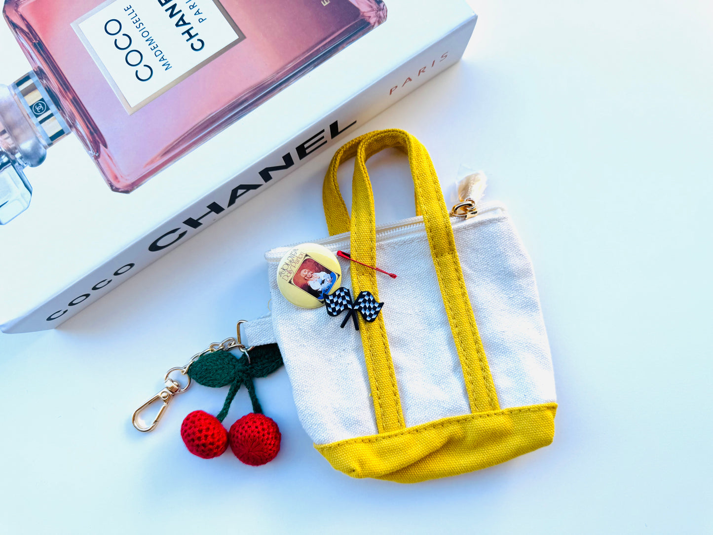 BFS- mini tote bag charm 18