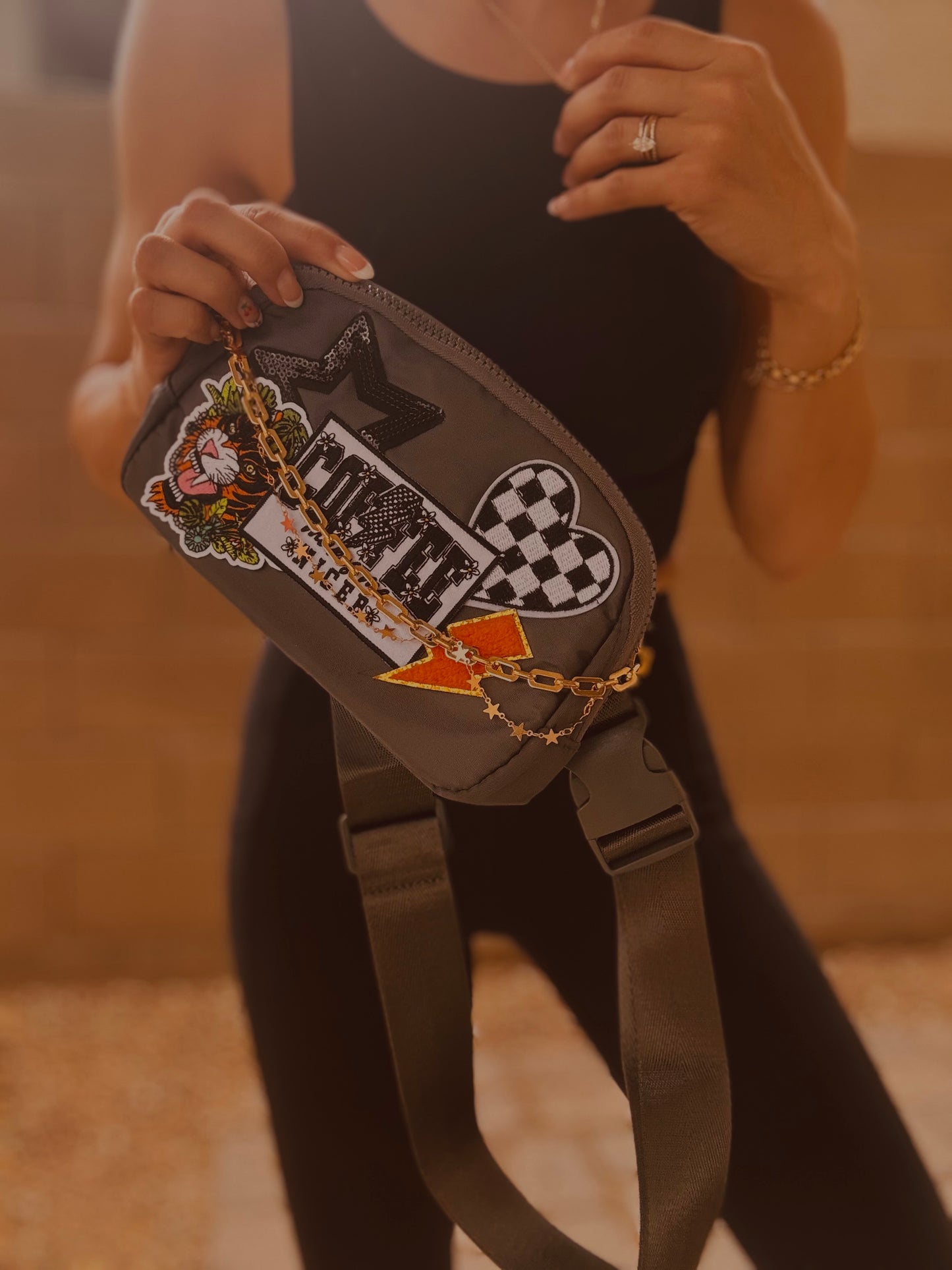 BB-coffee makes me nicer - GREY BELT BAG