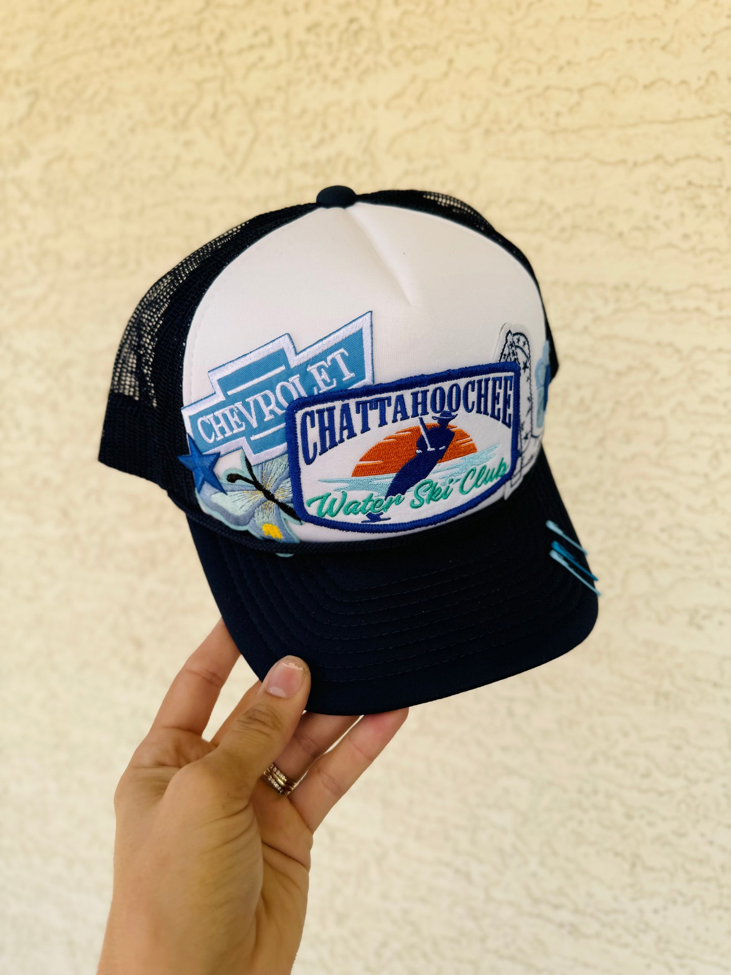 CM CO. Ski and country music Trucker