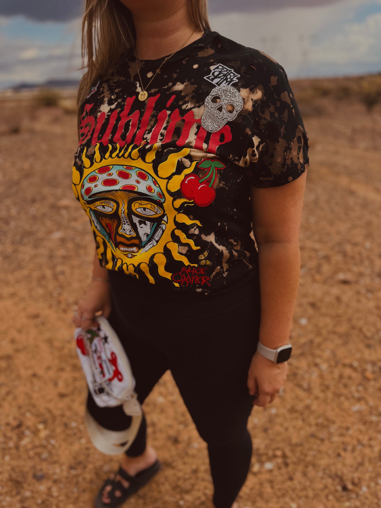 VT- RETRO BAND BABE rhinestone skull and rock and roll patches - Black TSHIRT