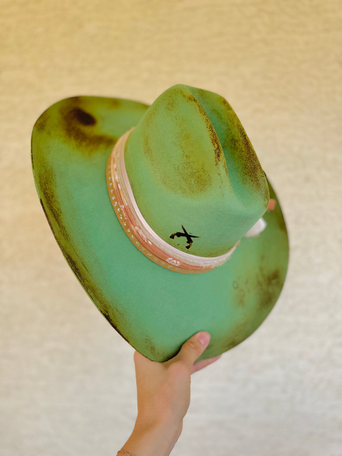 CM-Antique Howdy Honey Brim