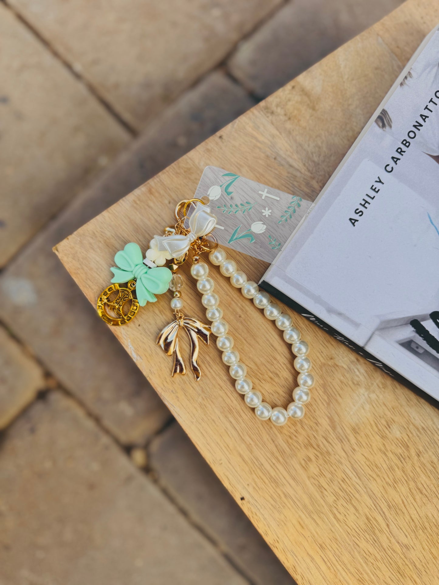 BBC-BIBLE VERSE +hand beaded+ LOVE LIKE JESUS