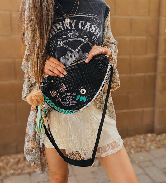 OO-AMERICAN COWGIRL EIGHTBALL TURQUOISE BOW - Woven SADDLEBAG CROSSBODY