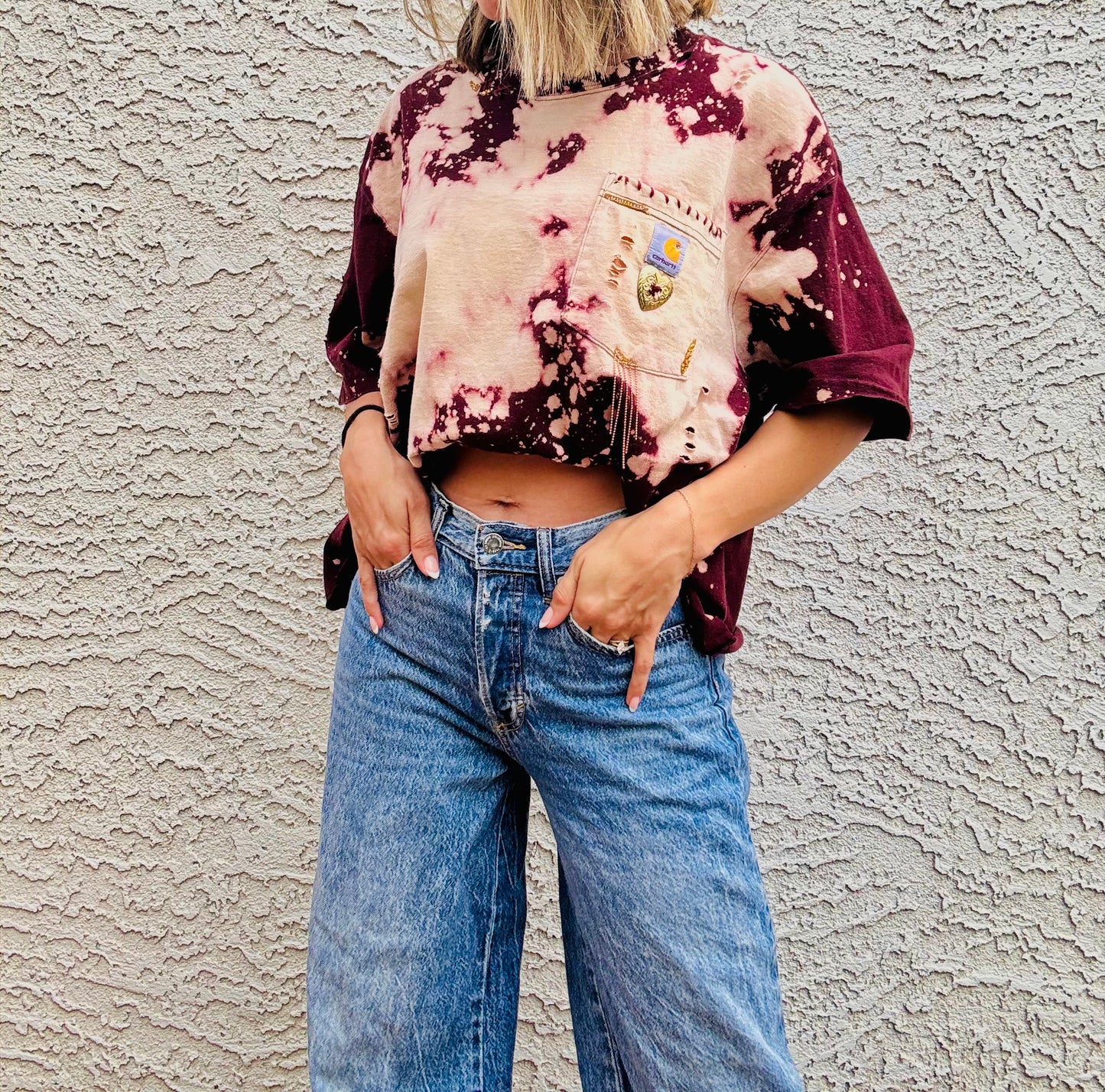 NUM-stitched hartt concho+ Merlot red  Tshirt LARGE