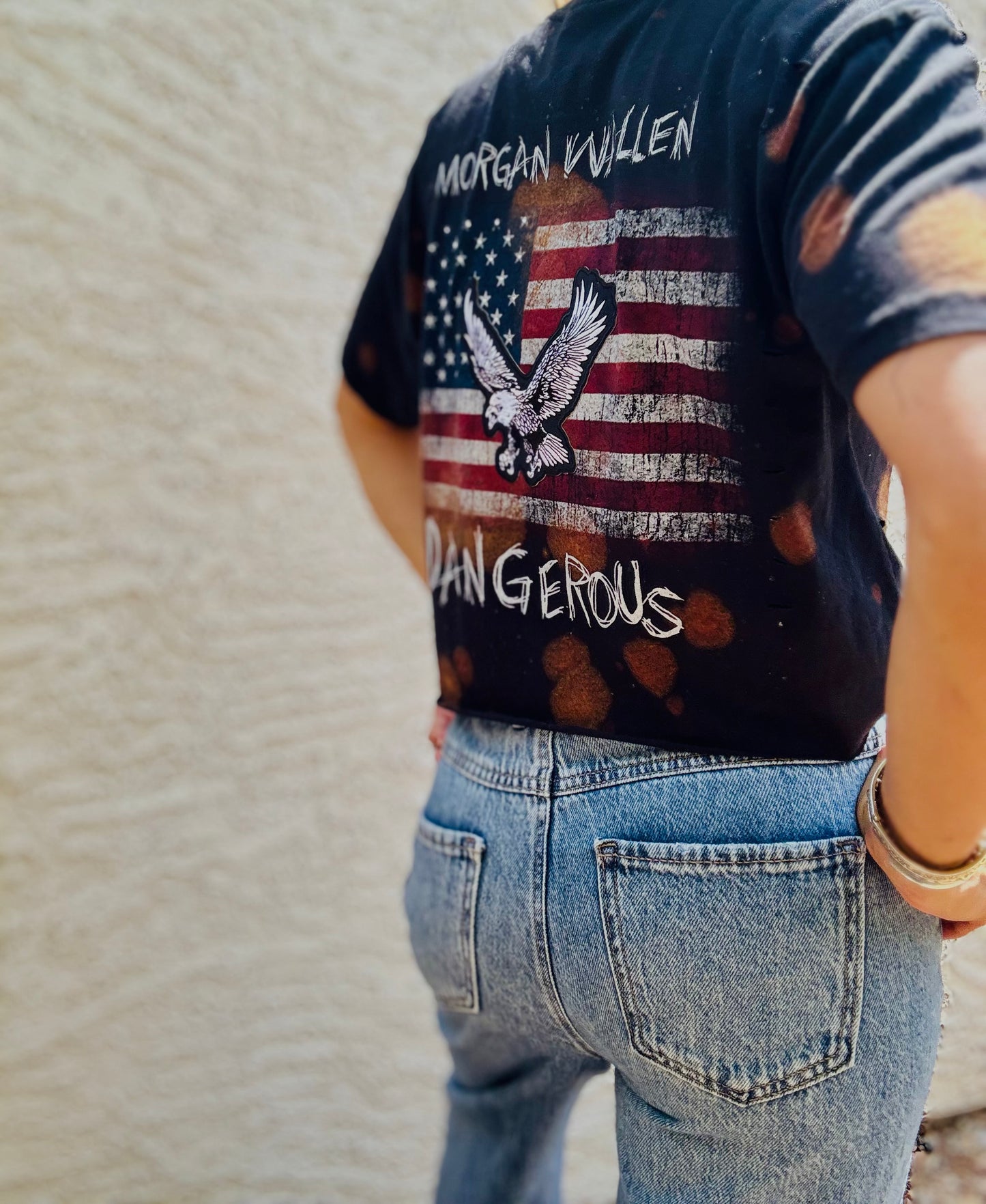 TEE-MW concert dangerous flag - DAD TEE MEDIUM