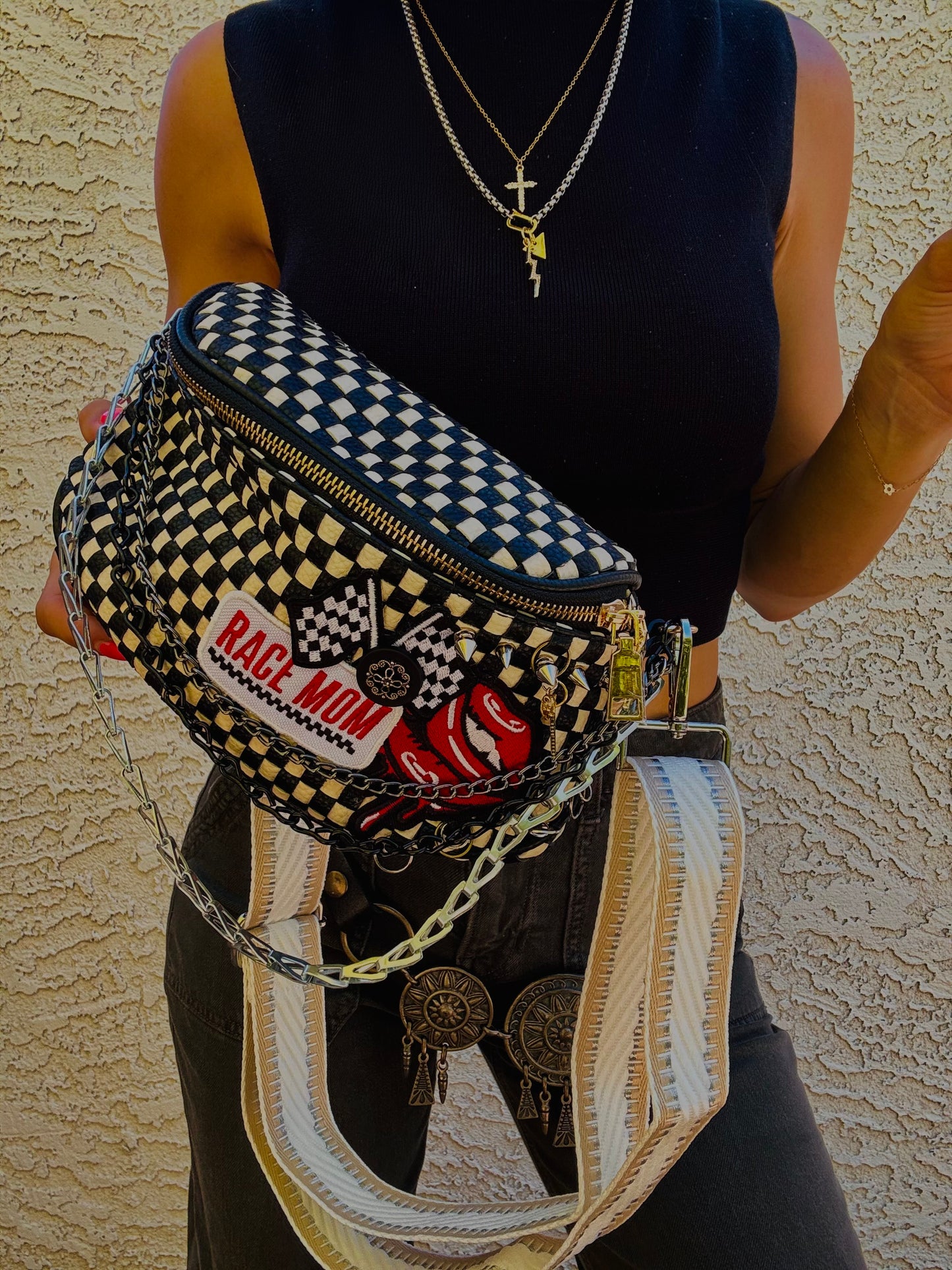 BBBC-race mom ++ multiple buttons and charms ￼+PHOENIX BAG