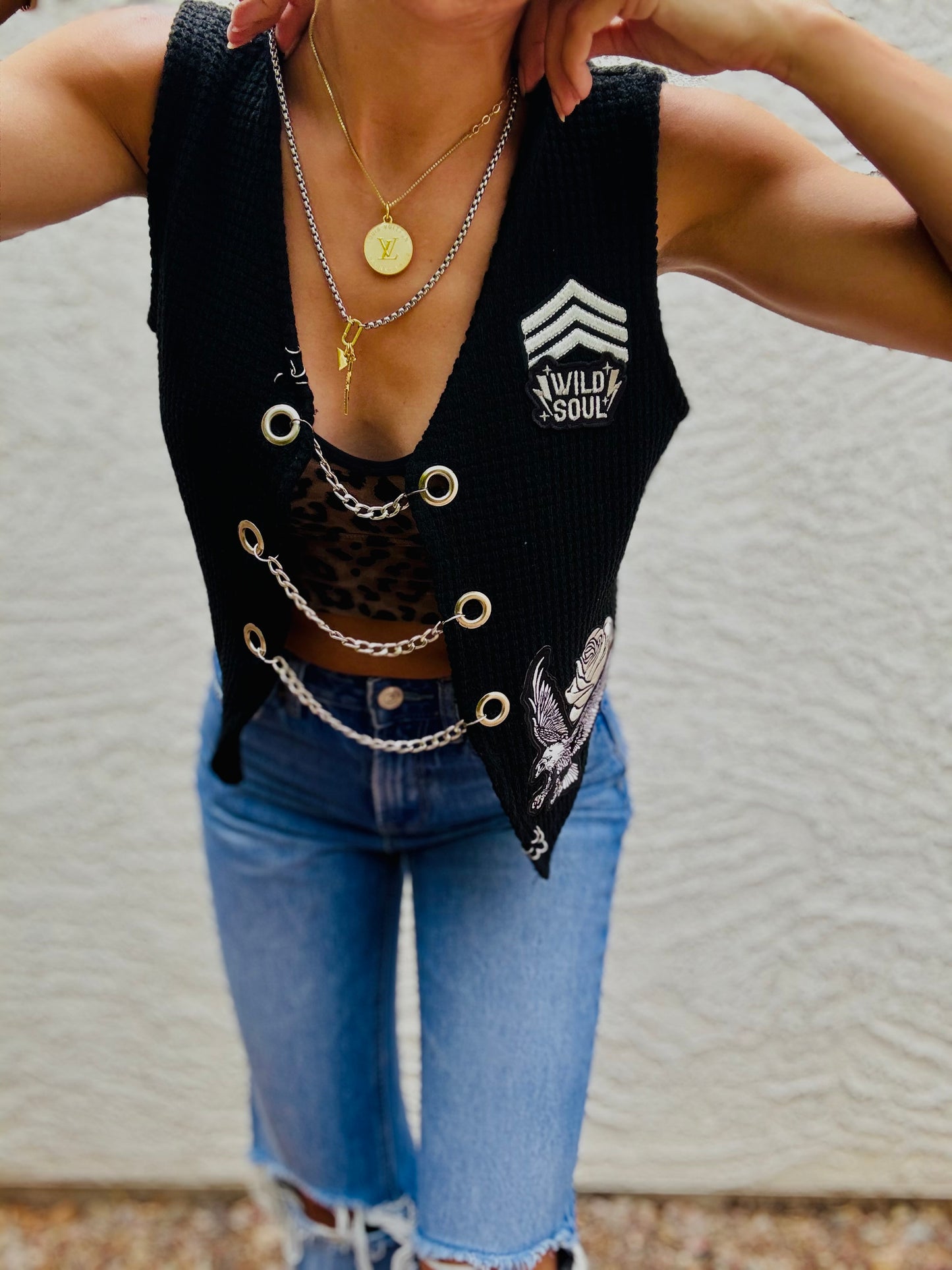 AUG- rework linen vest- eagle Wild soul white rose SIZE MEDIUM tag