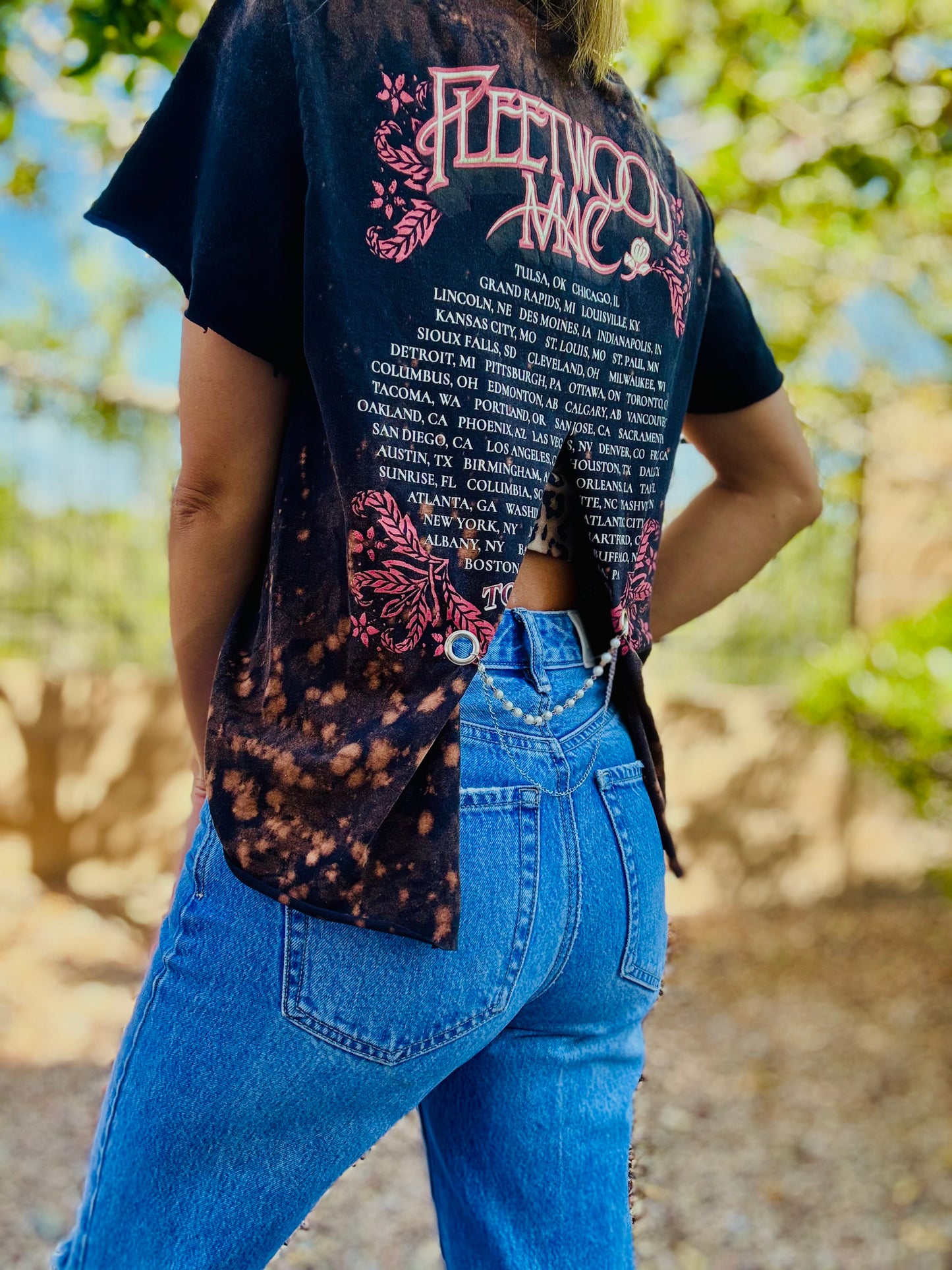 TEE-RHINESTONE vintage fleet  - slit back chain work rhinestoned collar rhinestones DAD TEE MEDIUM