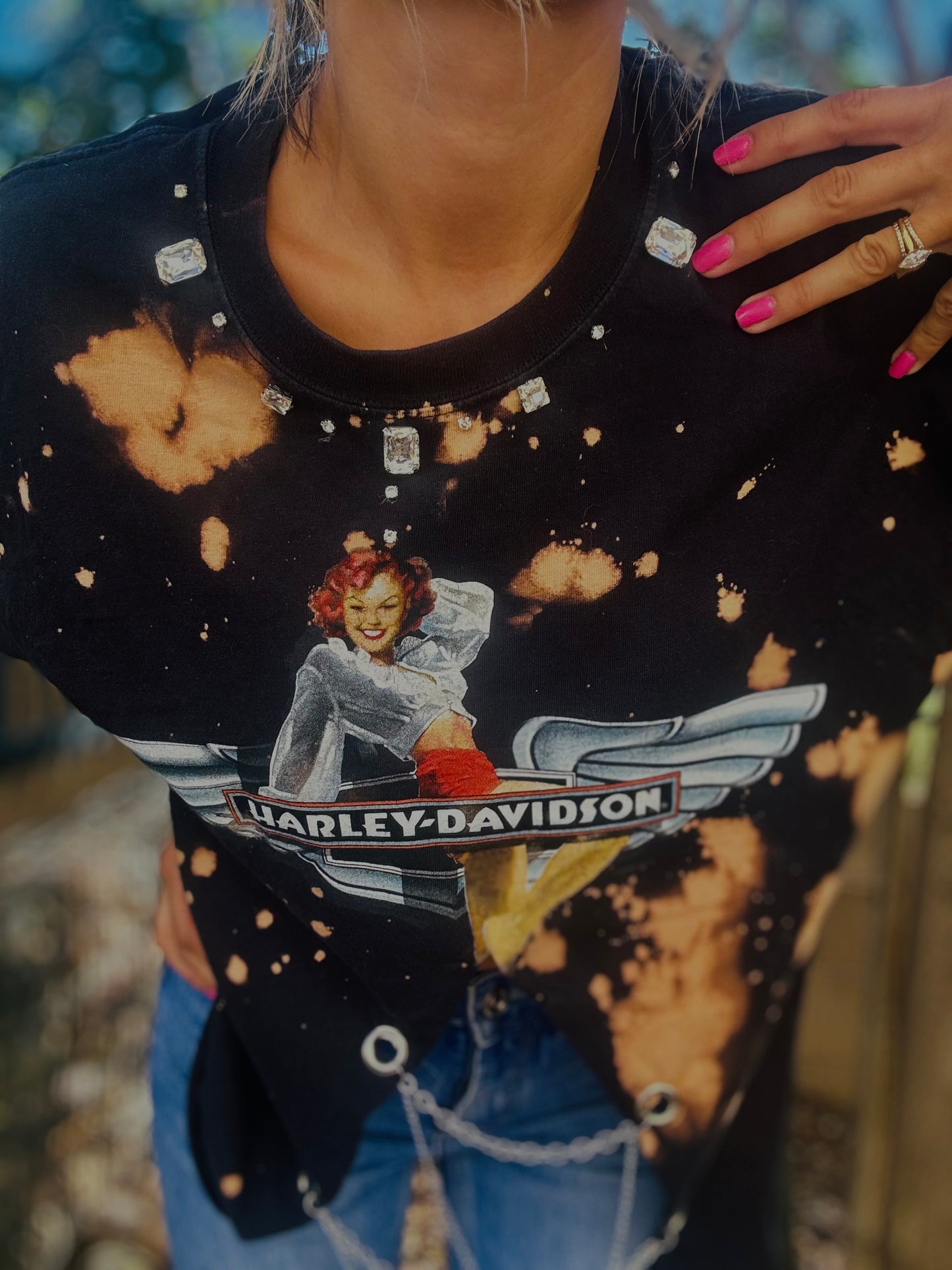 TEE-rhinestones vintage pin up wings bike babe - DAD TEE slit front chain work rhinestones collar LARGE