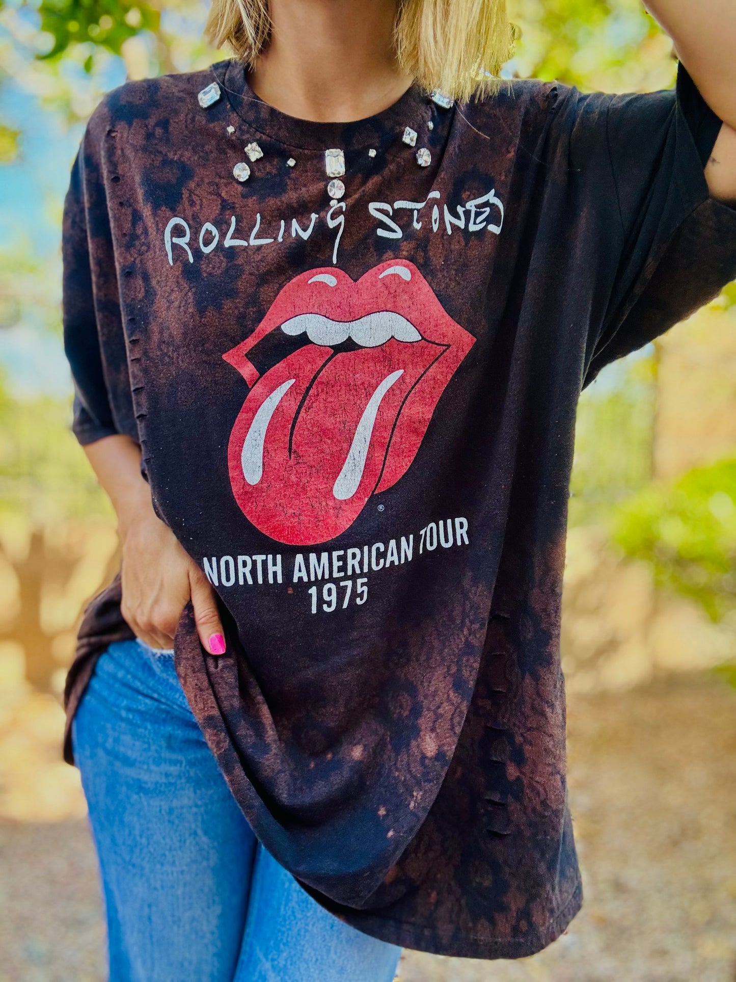 TEE-RHINE….STONED band babe   - slit back chain work rhinestoned collar rhinestones DAD TEE 2XL