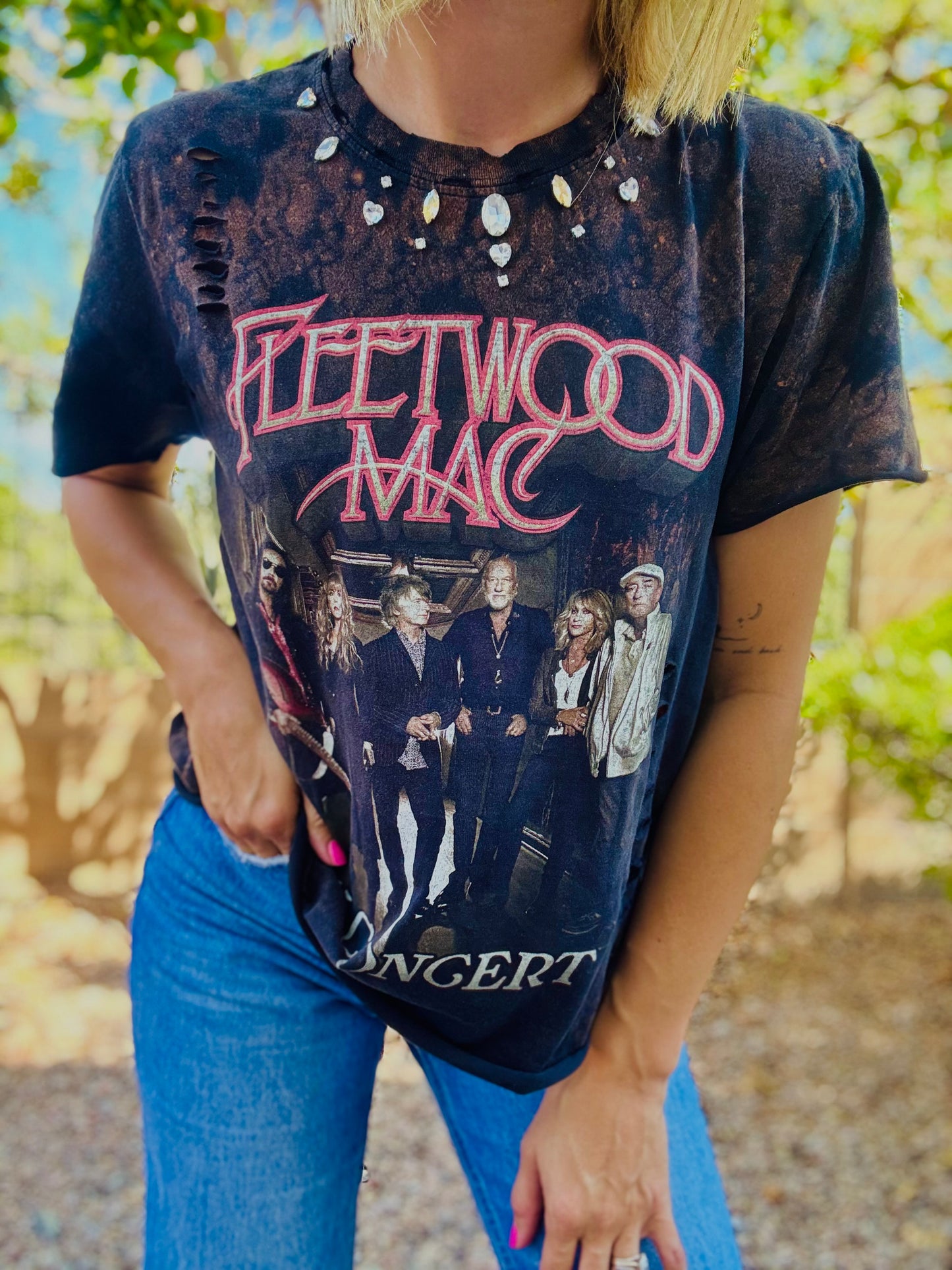 TEE-RHINESTONE vintage fleet  - slit back chain work rhinestoned collar rhinestones DAD TEE MEDIUM