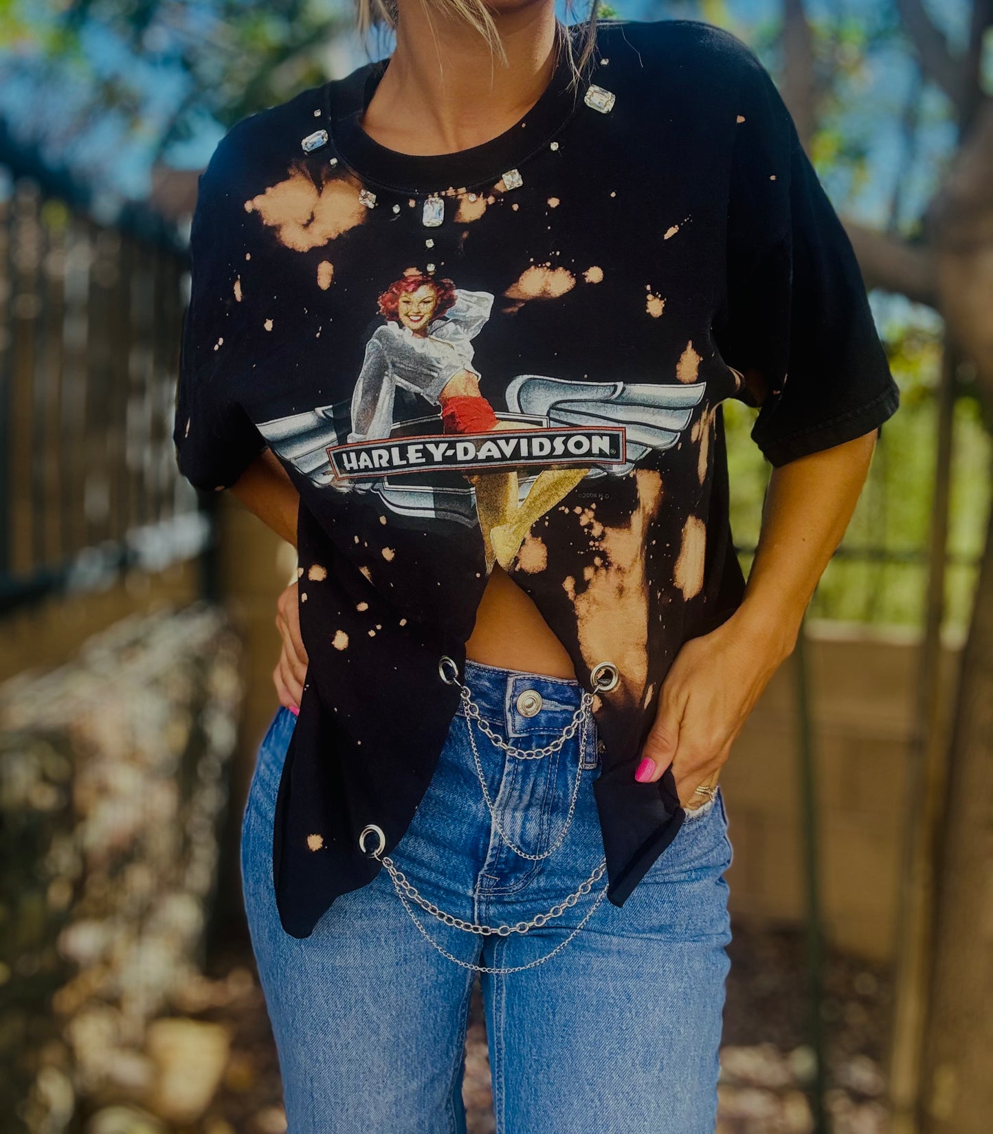 TEE-rhinestones vintage pin up wings bike babe - DAD TEE slit front chain work rhinestones collar LARGE