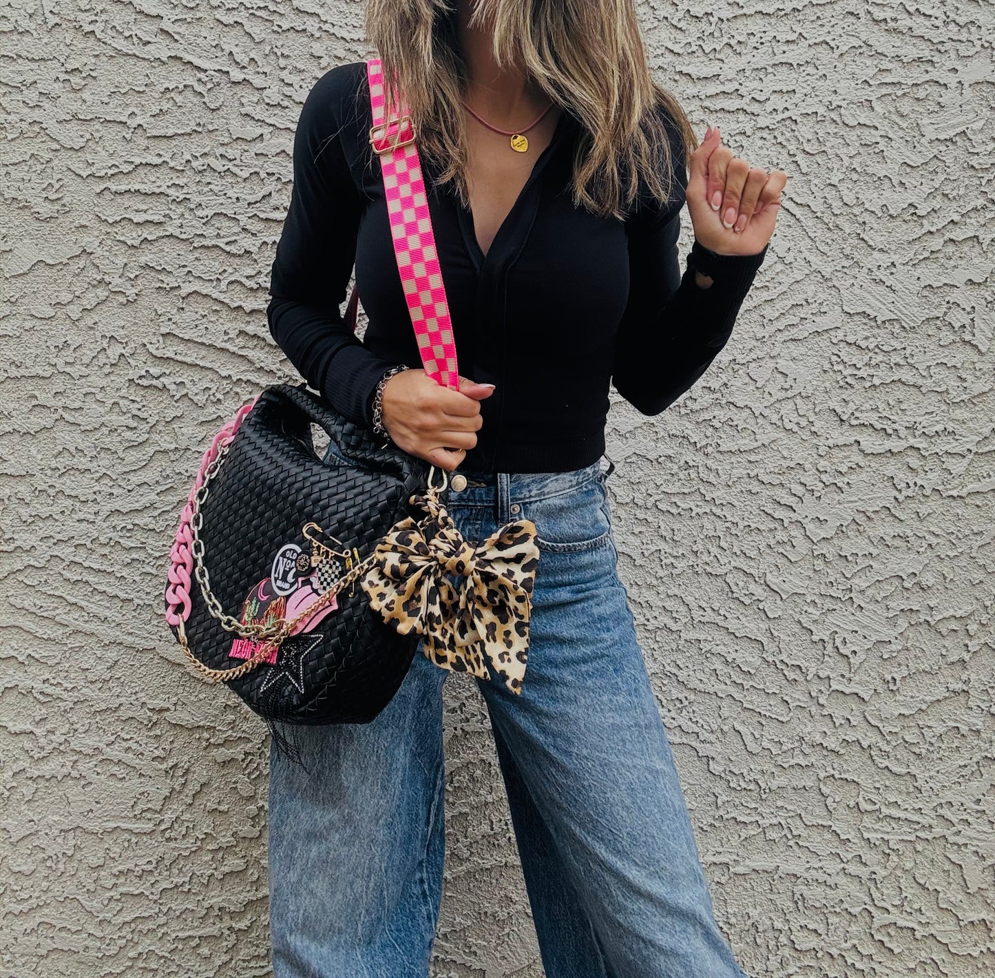 AM-Neon Moon bombshell *CHANDLER BAG** black