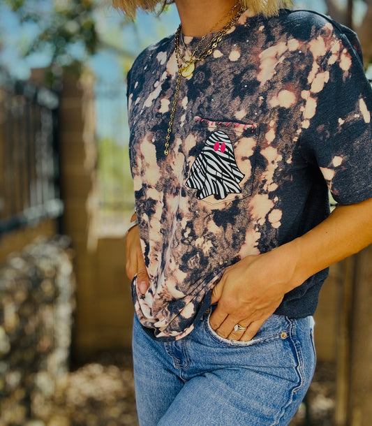 MD-zebra Ghostie blue and pink -HUSBAND POCKET TEE medium  CROPPED CUT