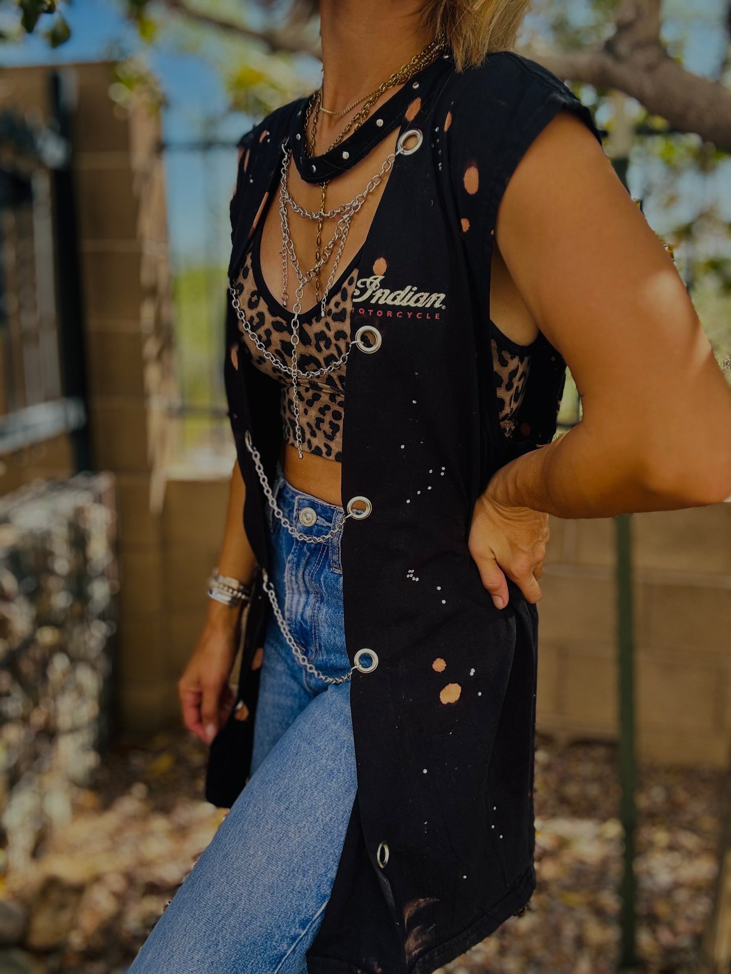 TEE- vintage moto+DAD TEE LARGE  split front chains FULL LENGTH