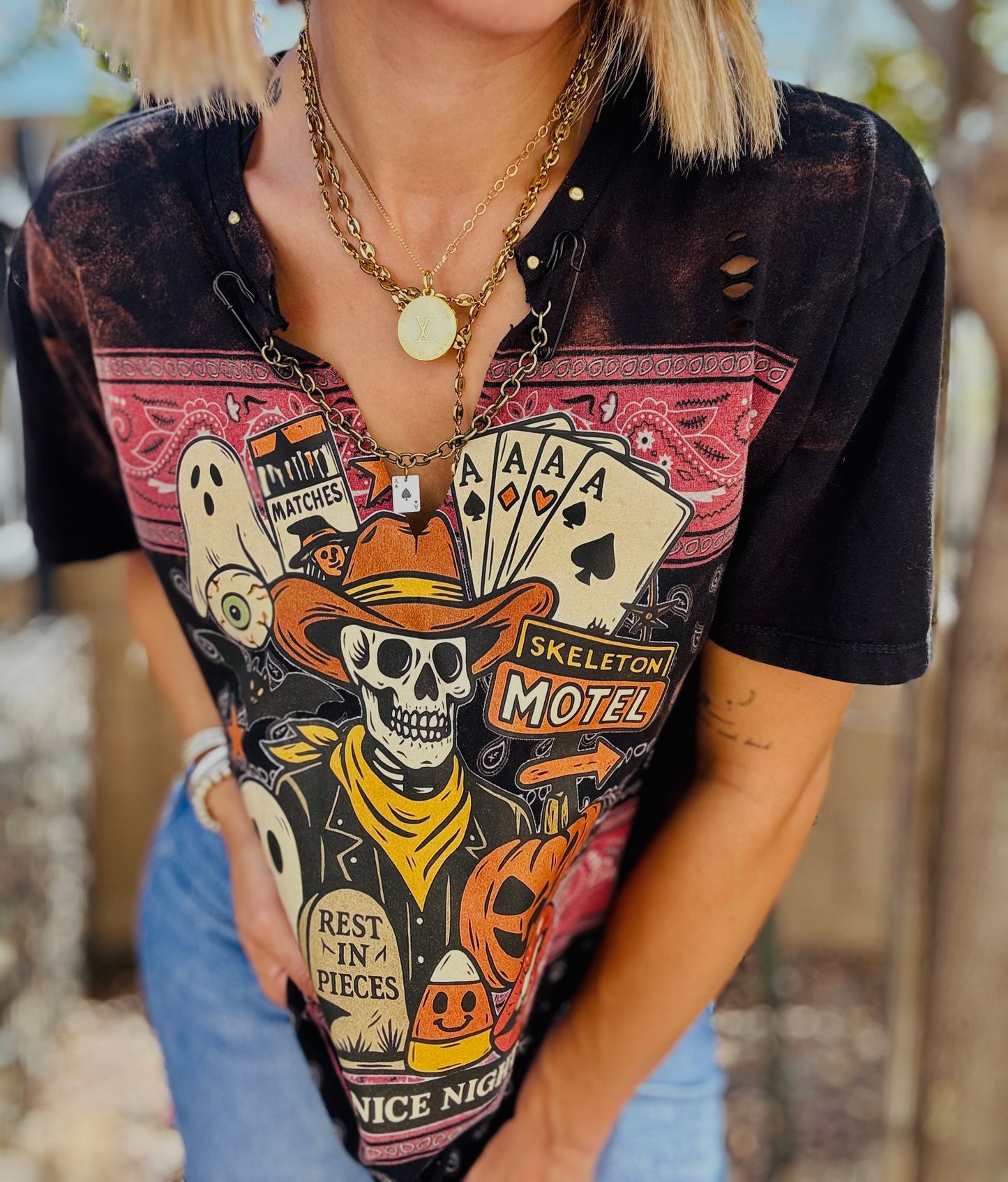 MD-cowboy skeleton- DAD TEE MEDIUM RUN SMALL