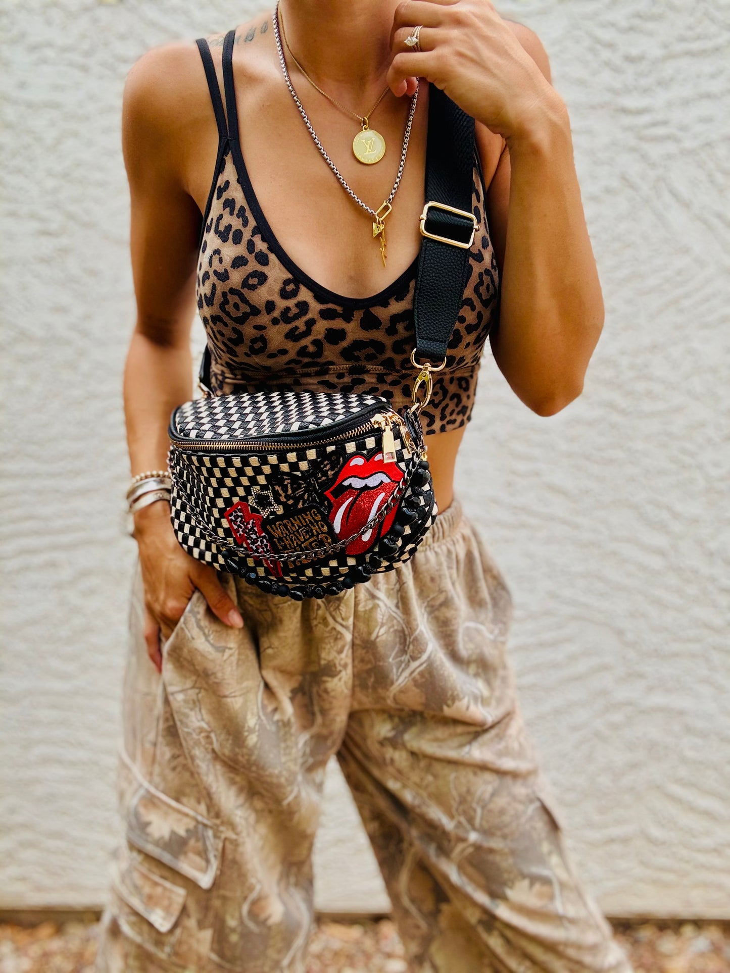 AUGBAG-red warning I have no filter handmade beaded chain vibe 4+ PHOENIX BAG black checkered