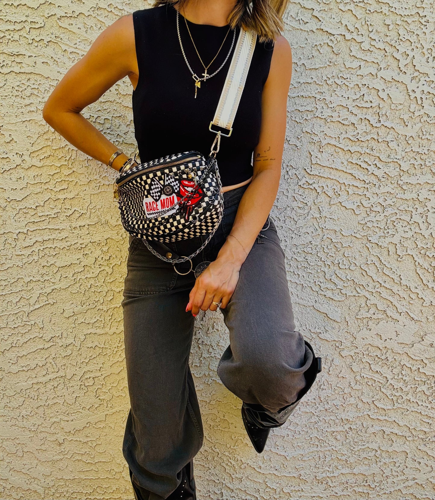 BBBC-race mom ++ multiple buttons and charms ￼+PHOENIX BAG