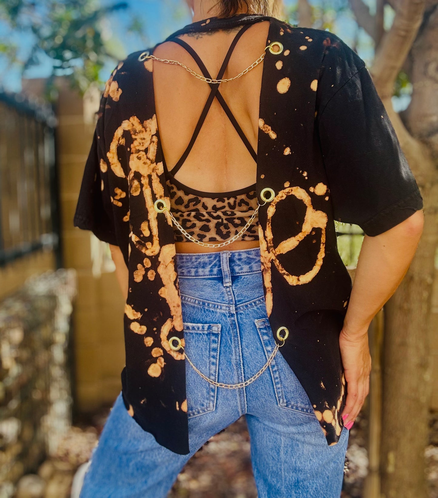 TEE-rhinestones vintage band yellow - DAD TEE slit back chain work rhinestones collar XL cropped