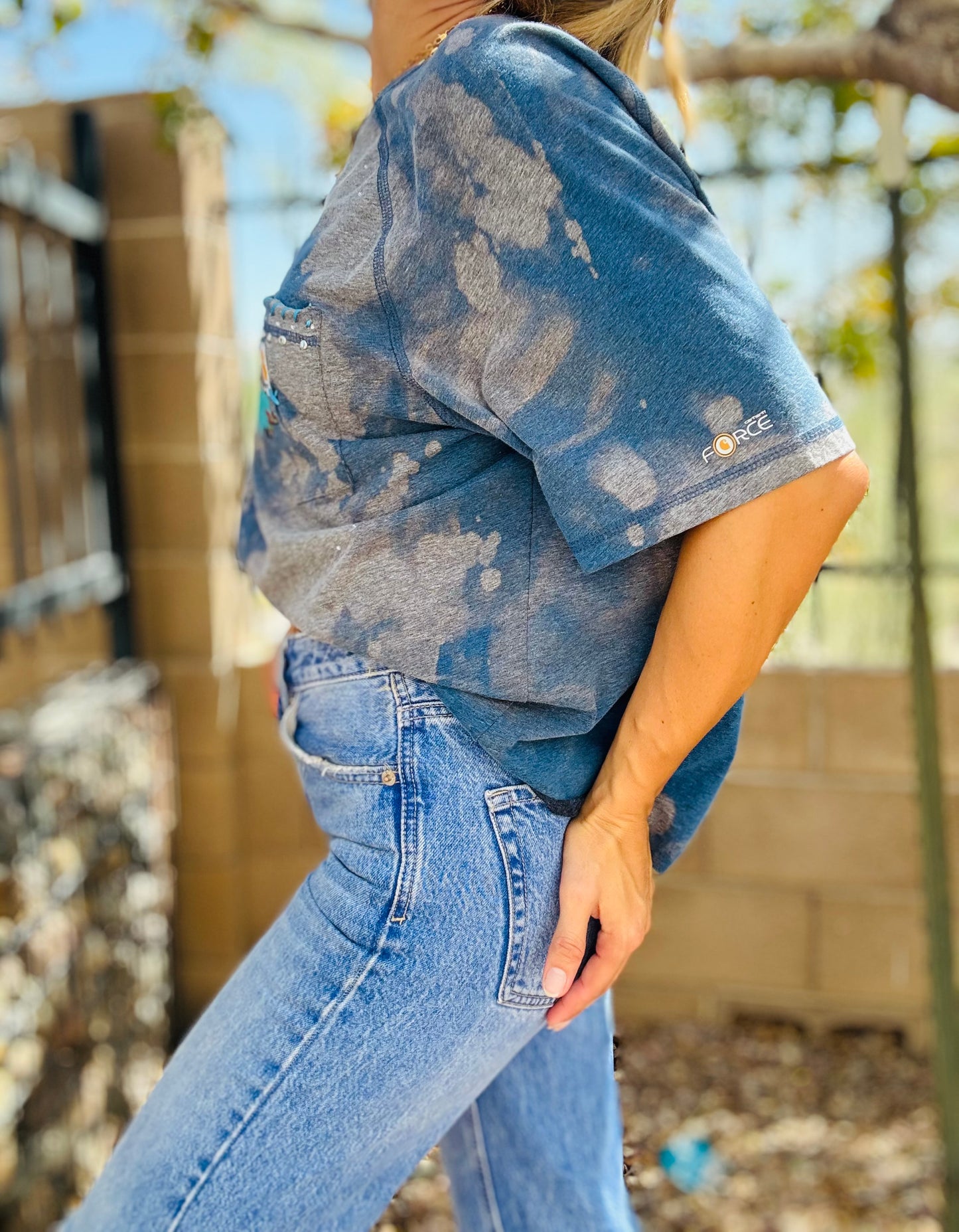 MD- printed blue ghostie +HUSBAND POCKET SHIRT -LARGE