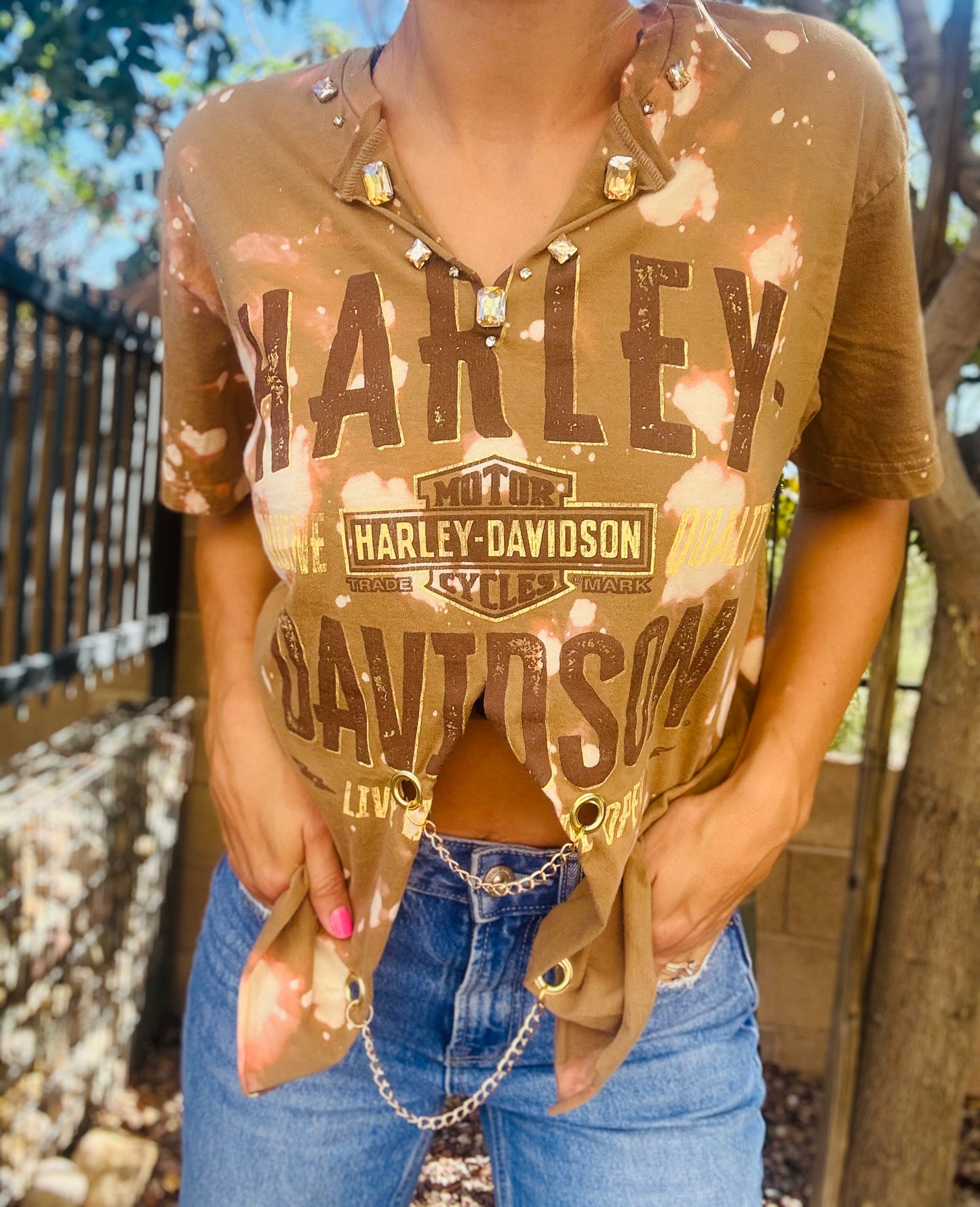 TEE-rhinestones vintage bike babe tan - DAD TEE slit 1/2 front chain work rhinestones collar MEDIUM