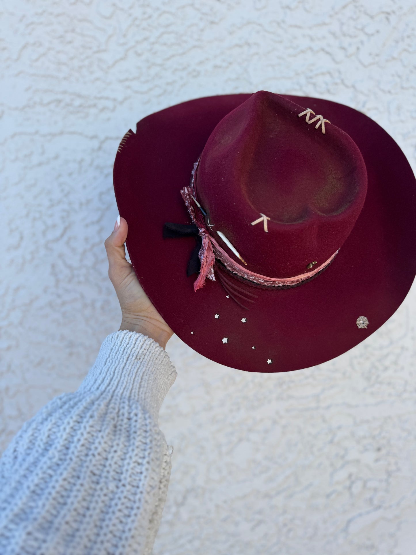 NU- Shes a Heartbreaker + MERLOT RED COWGIRL BRIM