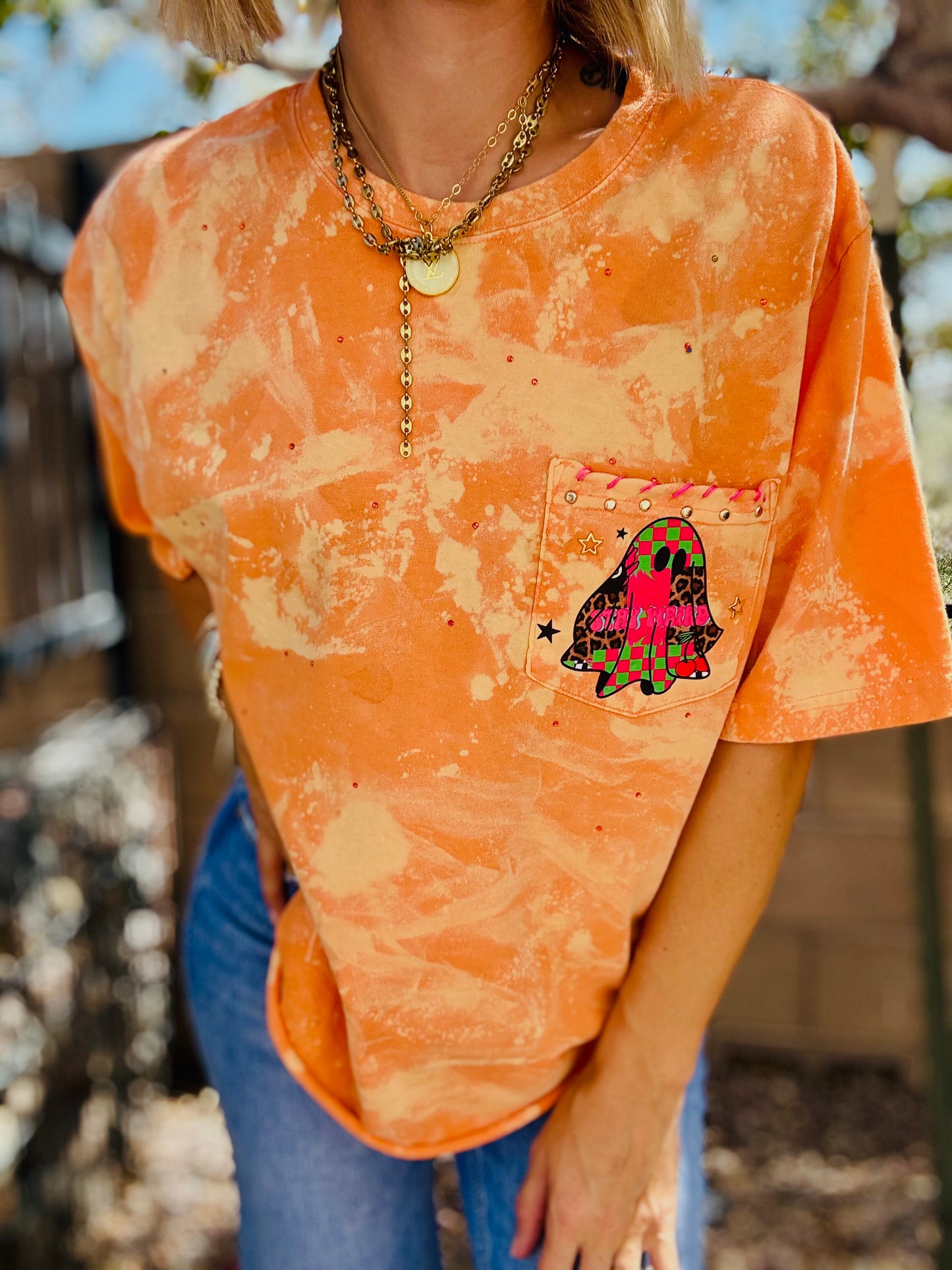 MD- stay weird orange ghostie  +HUSBAND POCKET SHIRT -LARGE