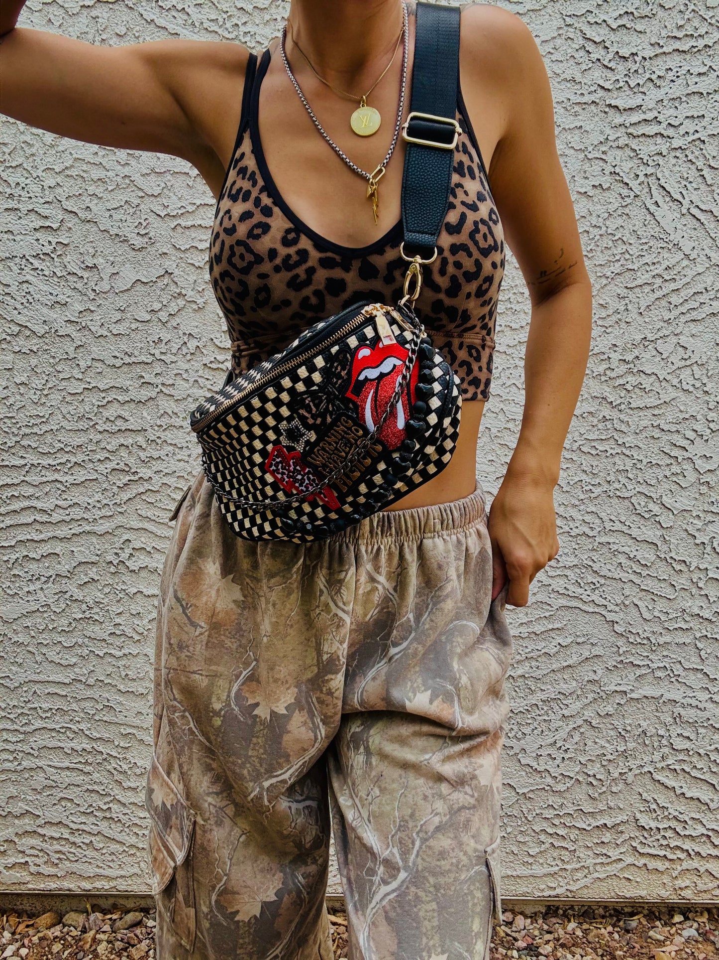 AUGBAG-red warning I have no filter handmade beaded chain vibe 4+ PHOENIX BAG black checkered