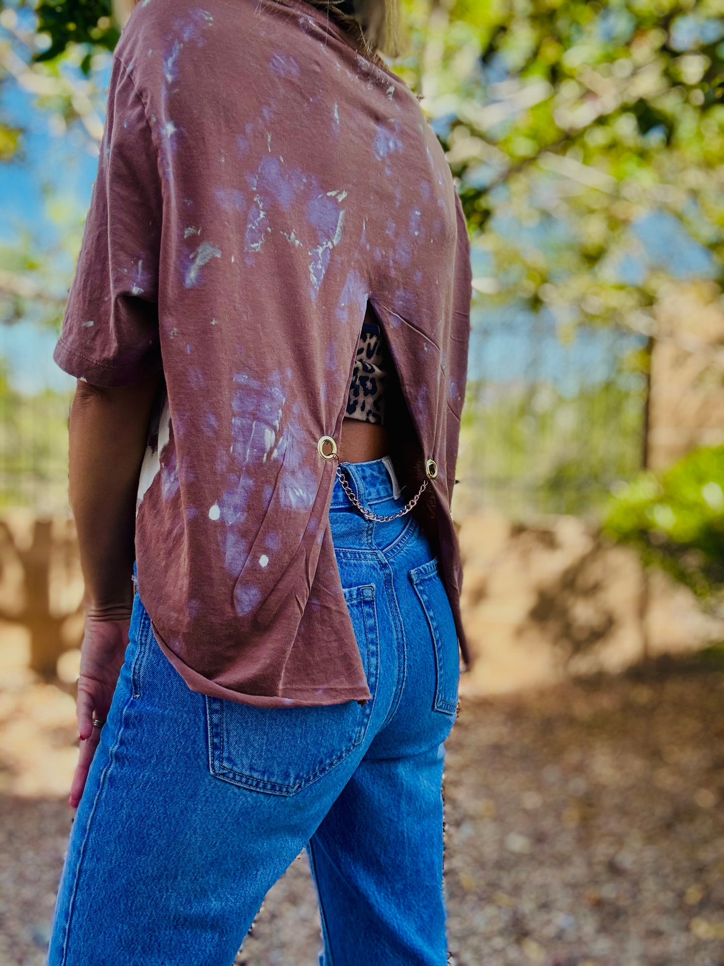 TEE-RHINESTONE bad mom club western - slit 1/2 back chain work rhinestoned collar rhinestones HUSBAND POCKET TEE MEDIUM