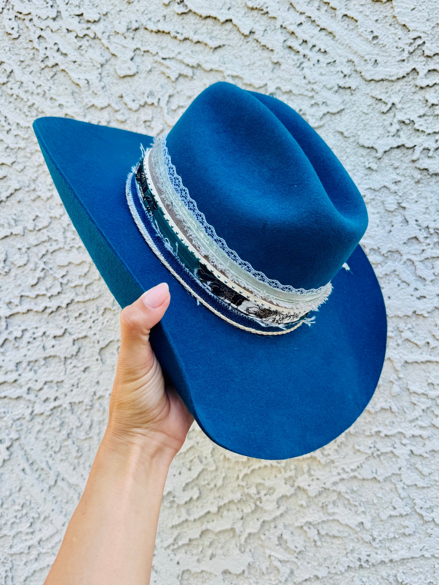 NU-electric blues  -Traditional Cowboy fit American Hat Co. felt Medium adjustable
