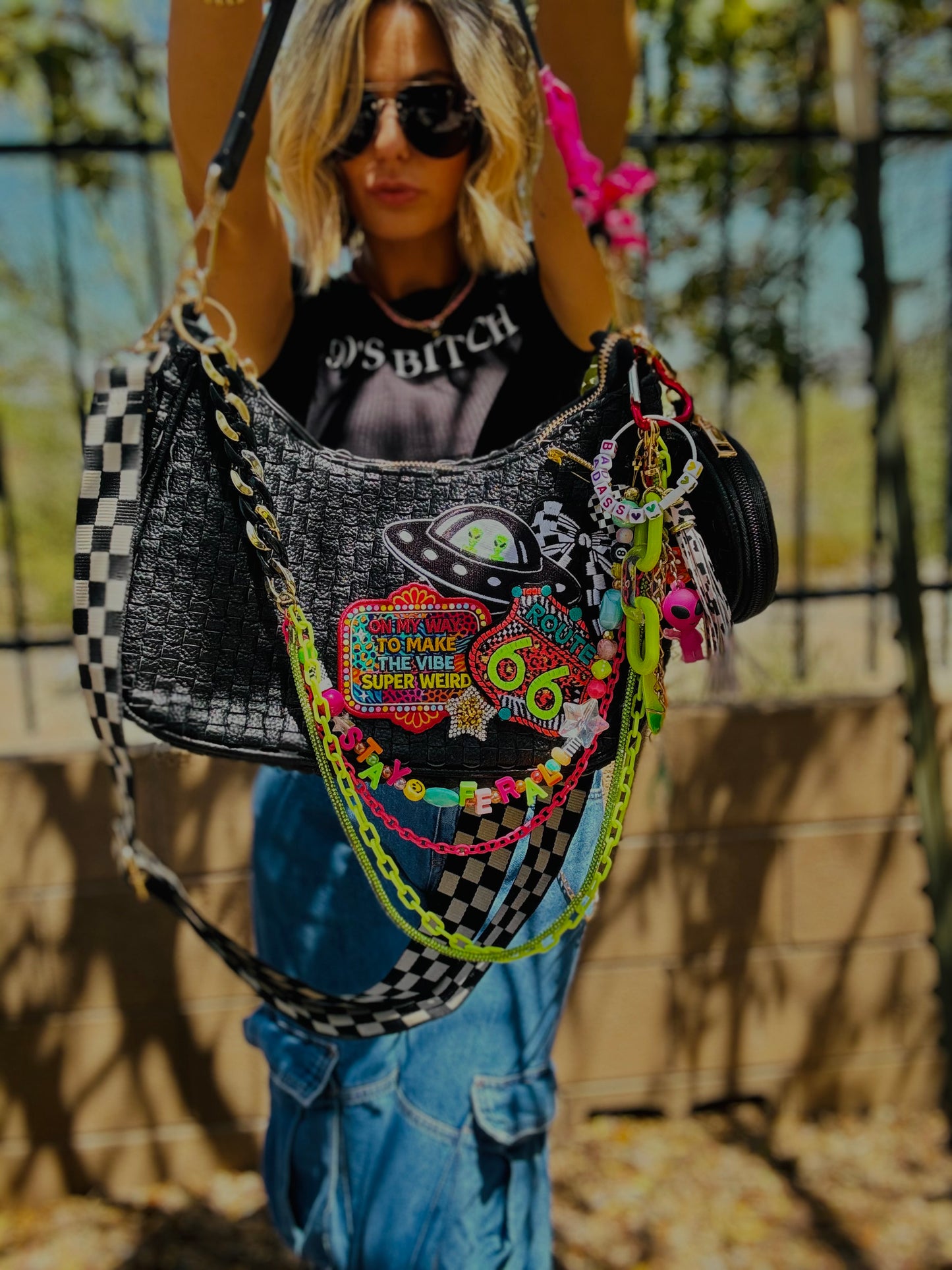 CC-embrace the weird alien babe +** The Havasu  **3 STRAPS INCLUDED