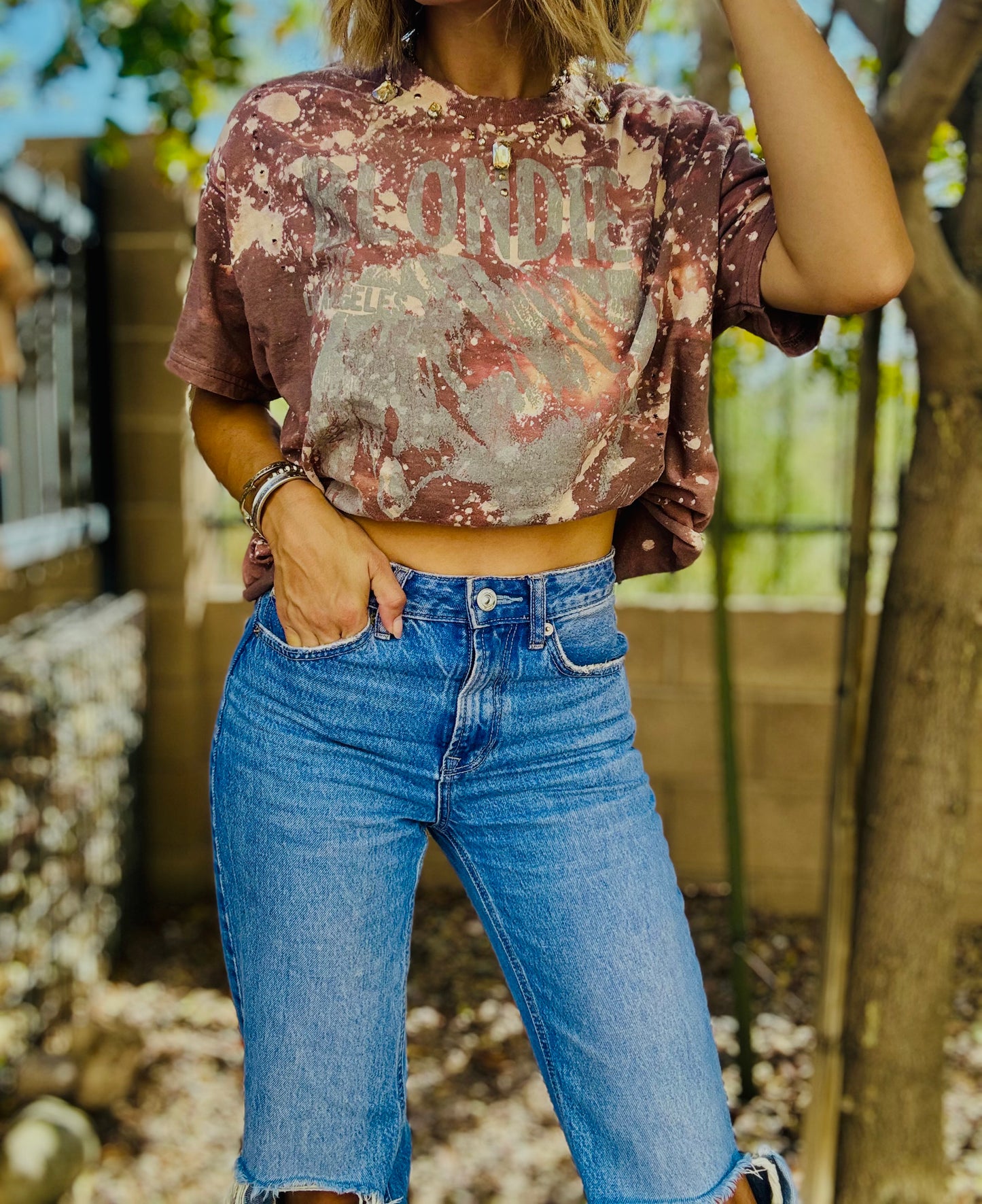 TEE-vintage blondeee BEADED COLLAR VINTAGE GREY +DAD TEE LARGE FIT MEDIUM  cropped