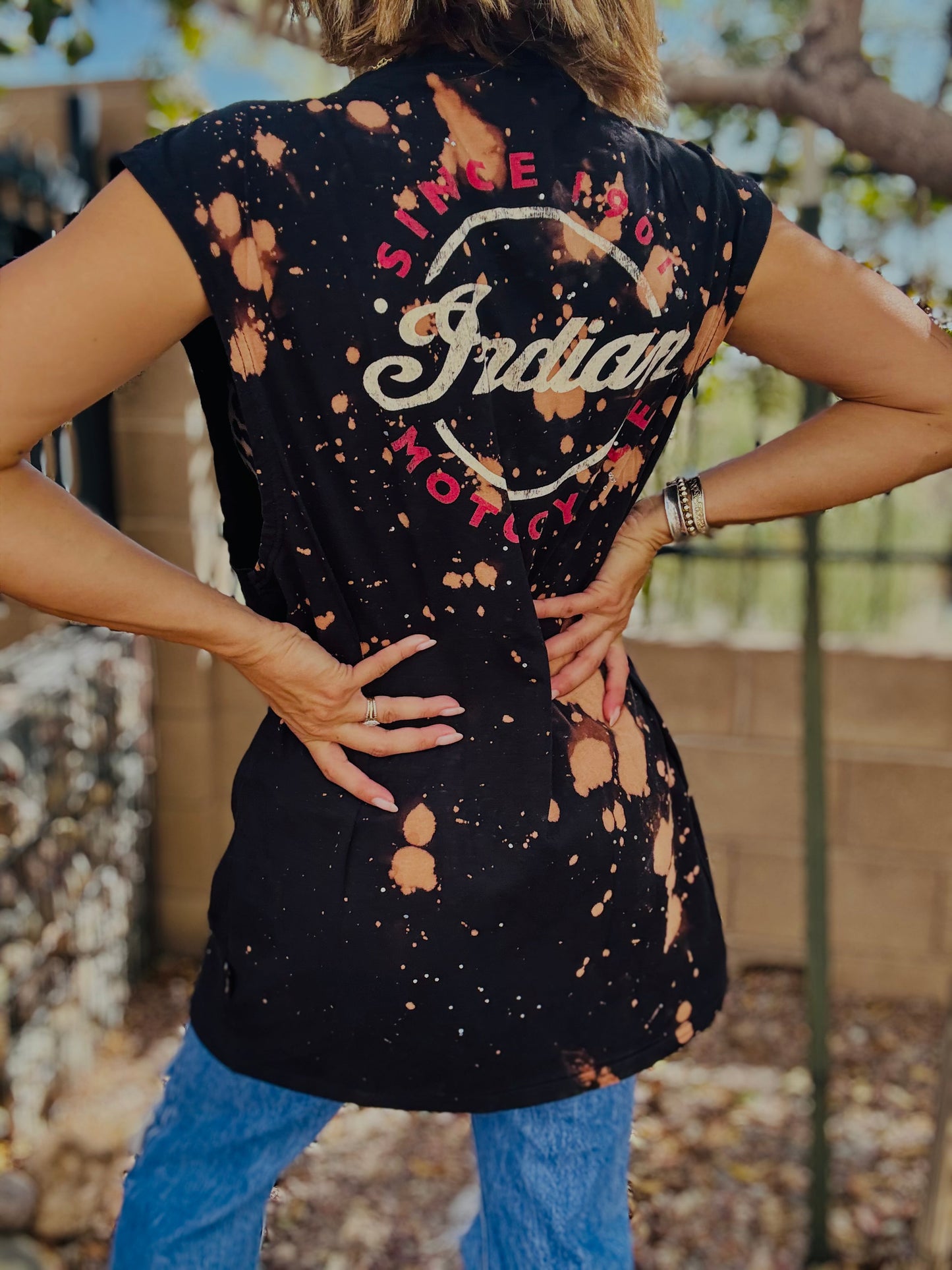 TEE- vintage moto+DAD TEE LARGE  split front chains FULL LENGTH