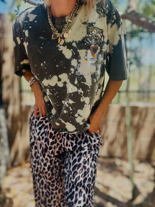 TEE- camo bass fish  -HUSBAND POCKET SHIRT - MEDUIM