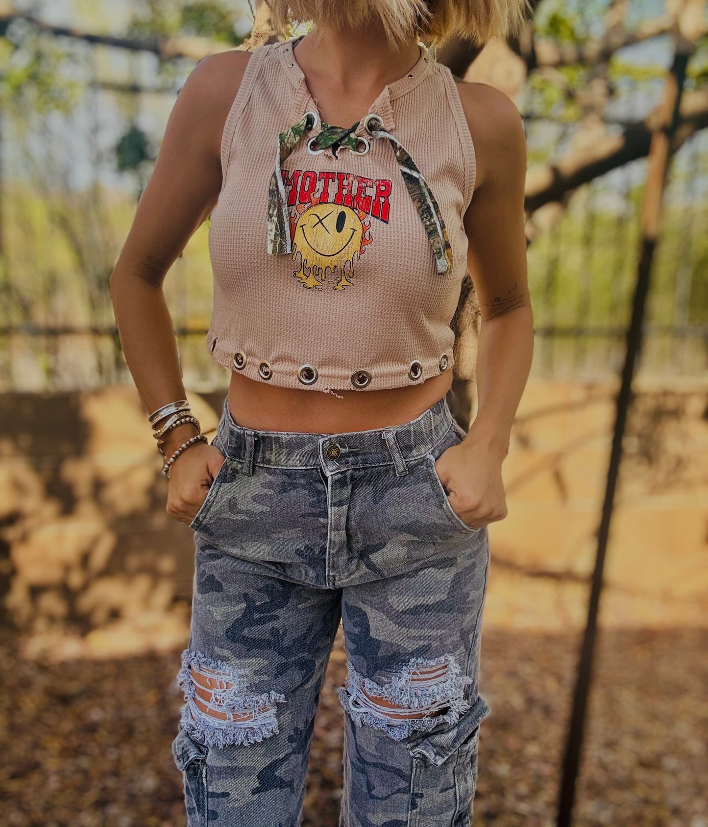 HMT-MOTHER SMILEY+ HEAVY METAL CROP TANK size MEDIUM